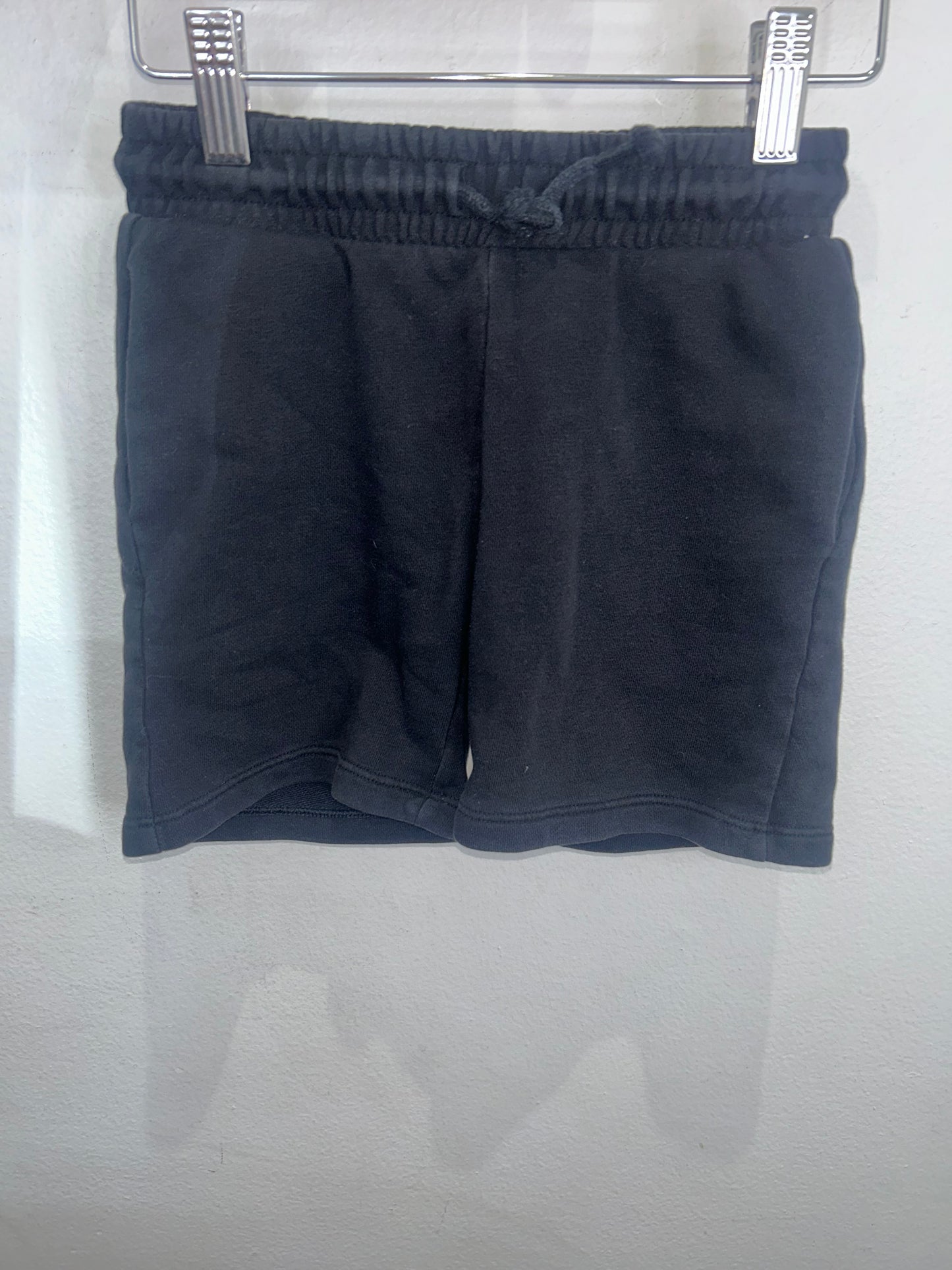 Black basic jogger shorts 4-5y