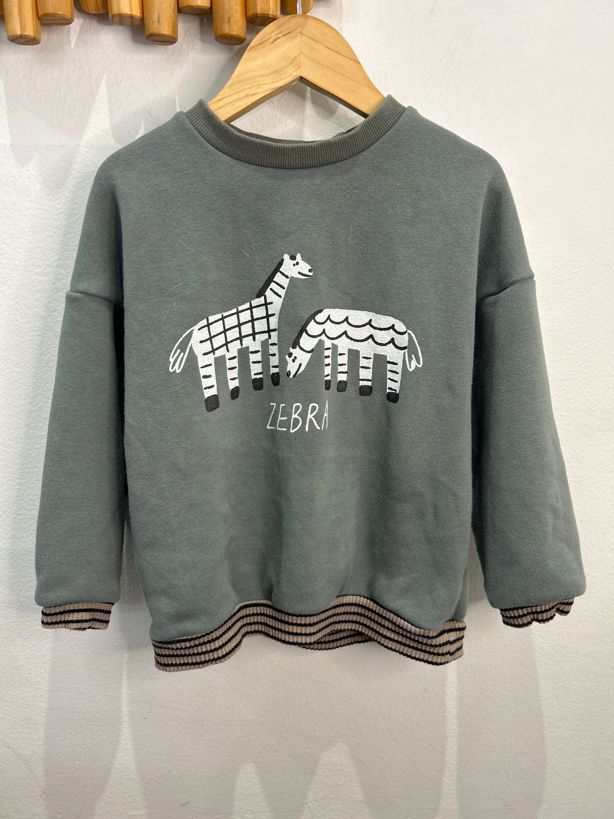 Green zebra pull-over 5-6y
