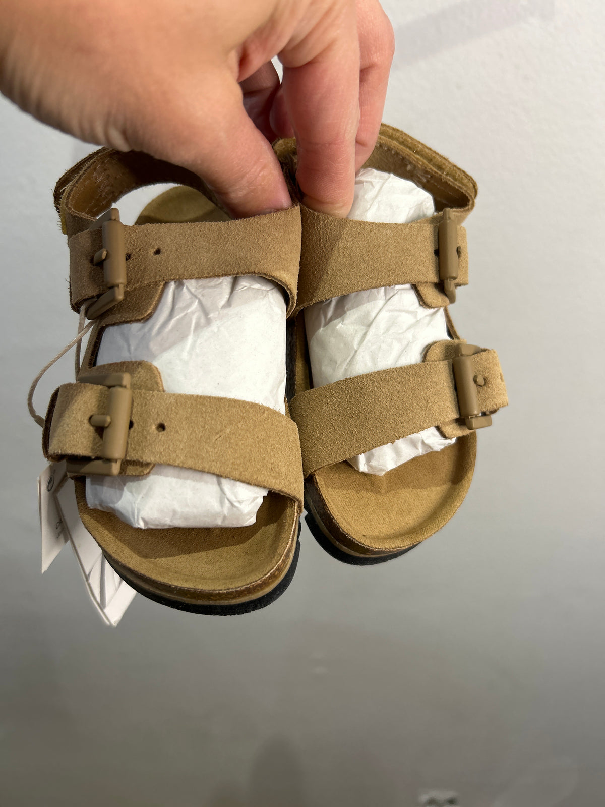 C7 beigesandals NEW