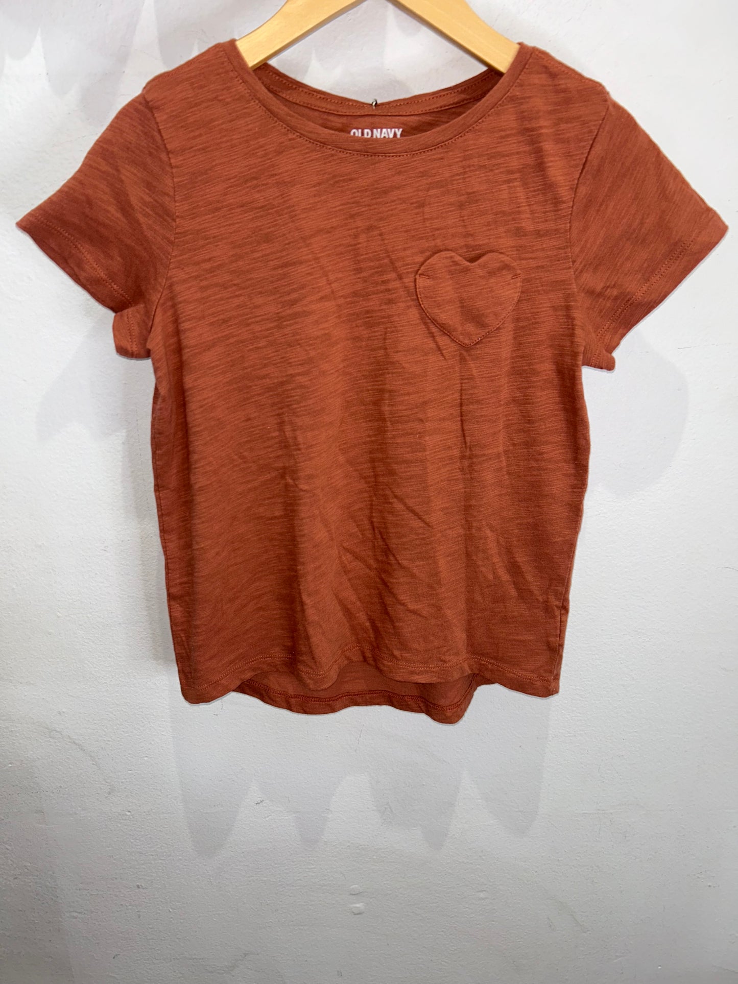 Brown heart pocket softest tee 8y