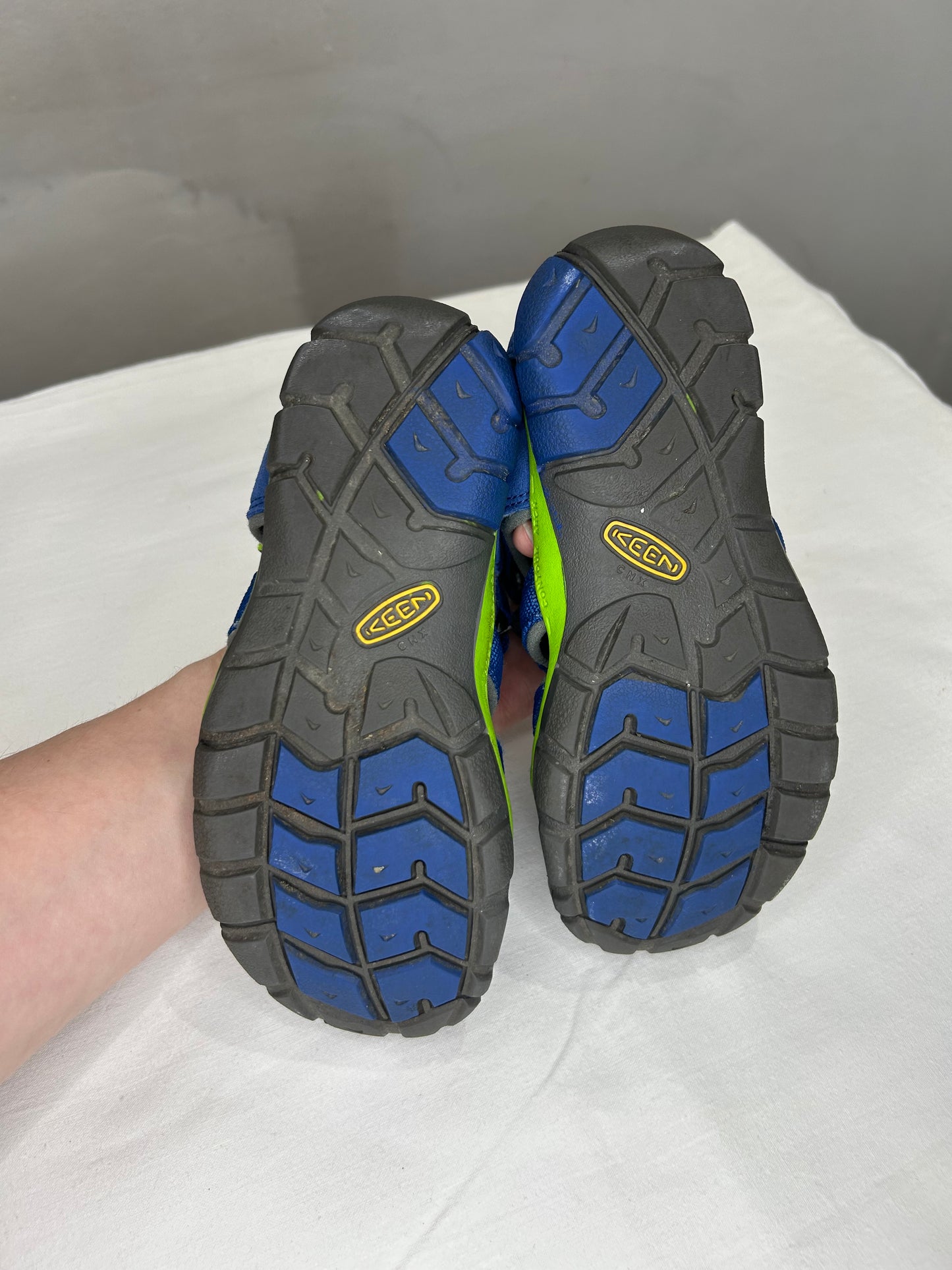 C13 blue Keens (like new)