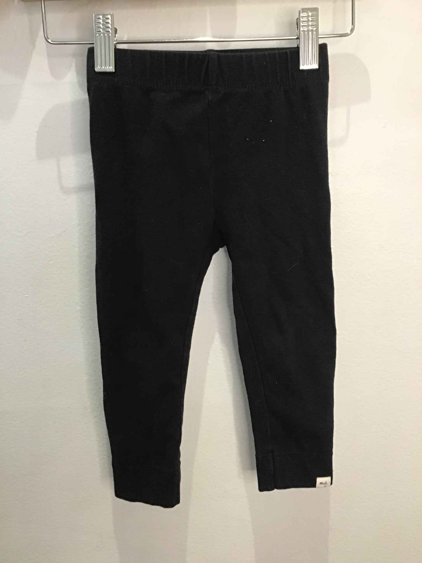 Black leggings 2y
