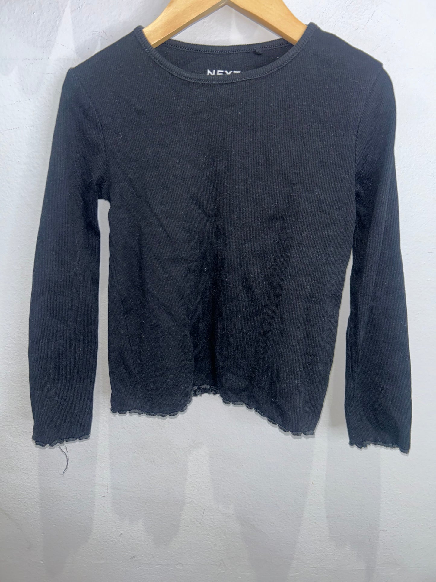 Black ribbed longsleeve 4-5y