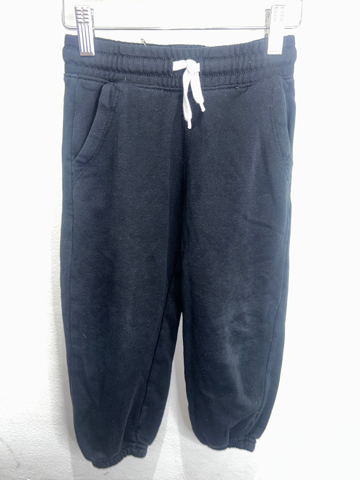 Basic black jogger 5y