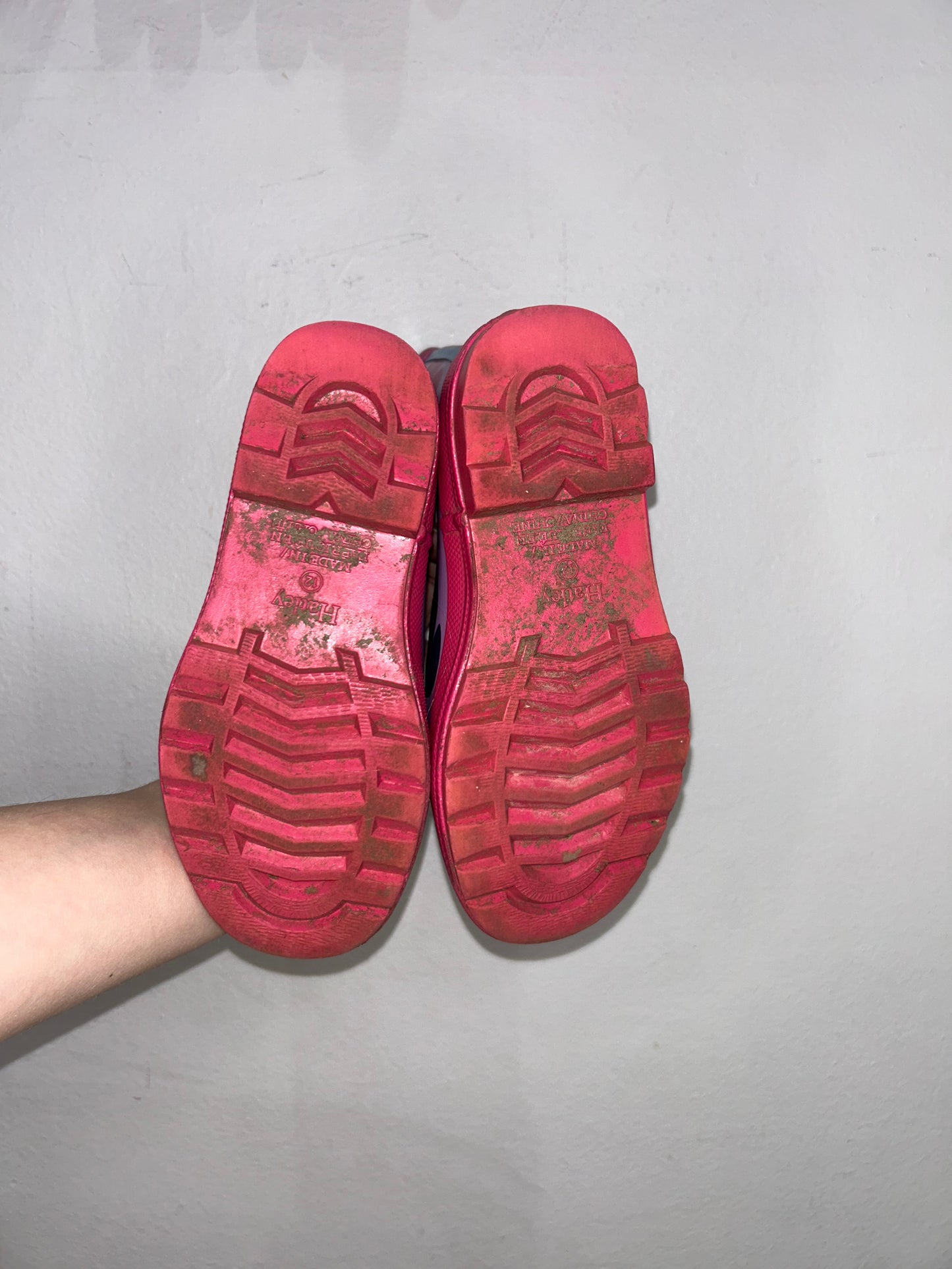 C12 Hatley hearts rain boots