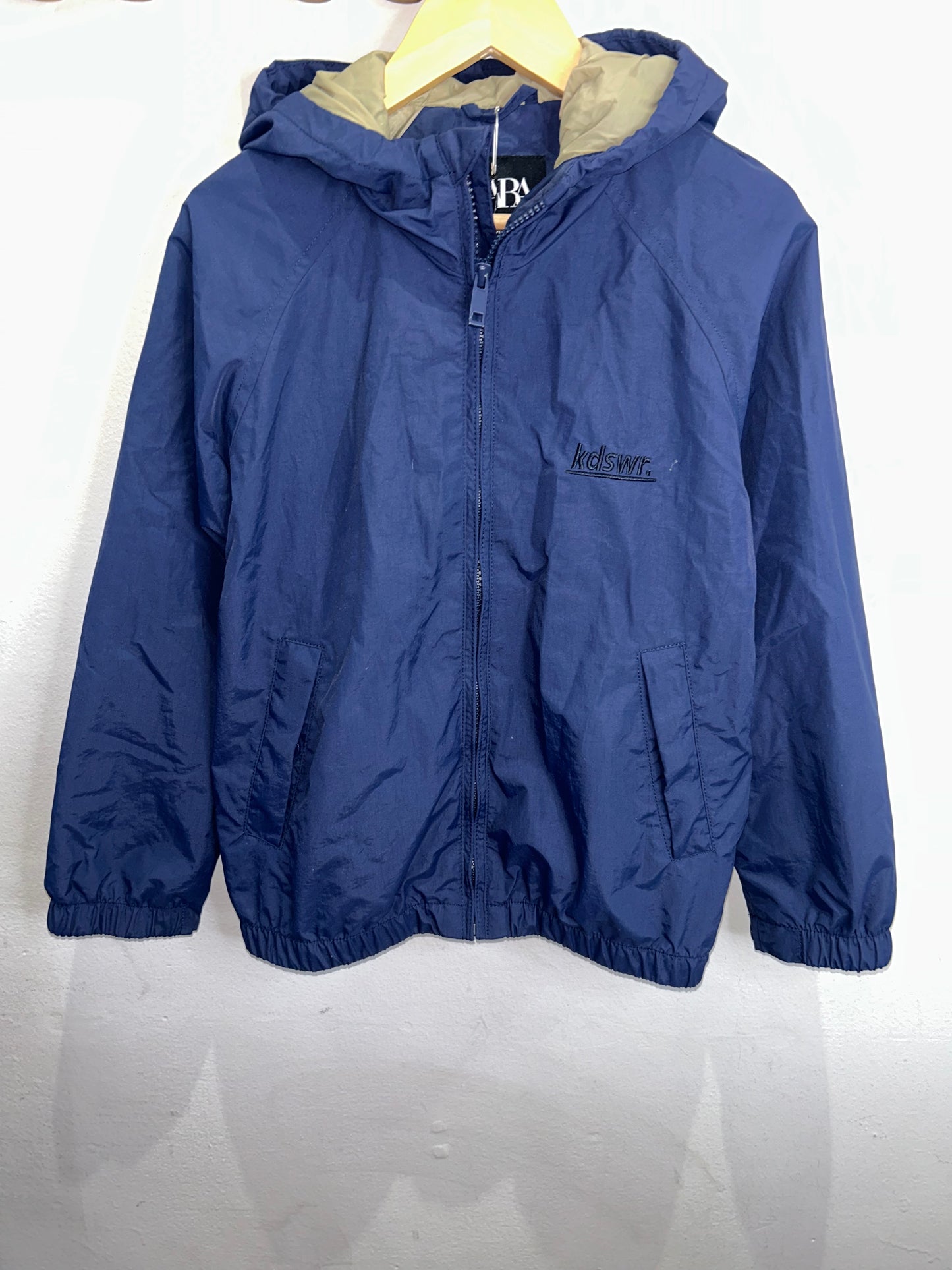 Navy windbreaker 8-9y