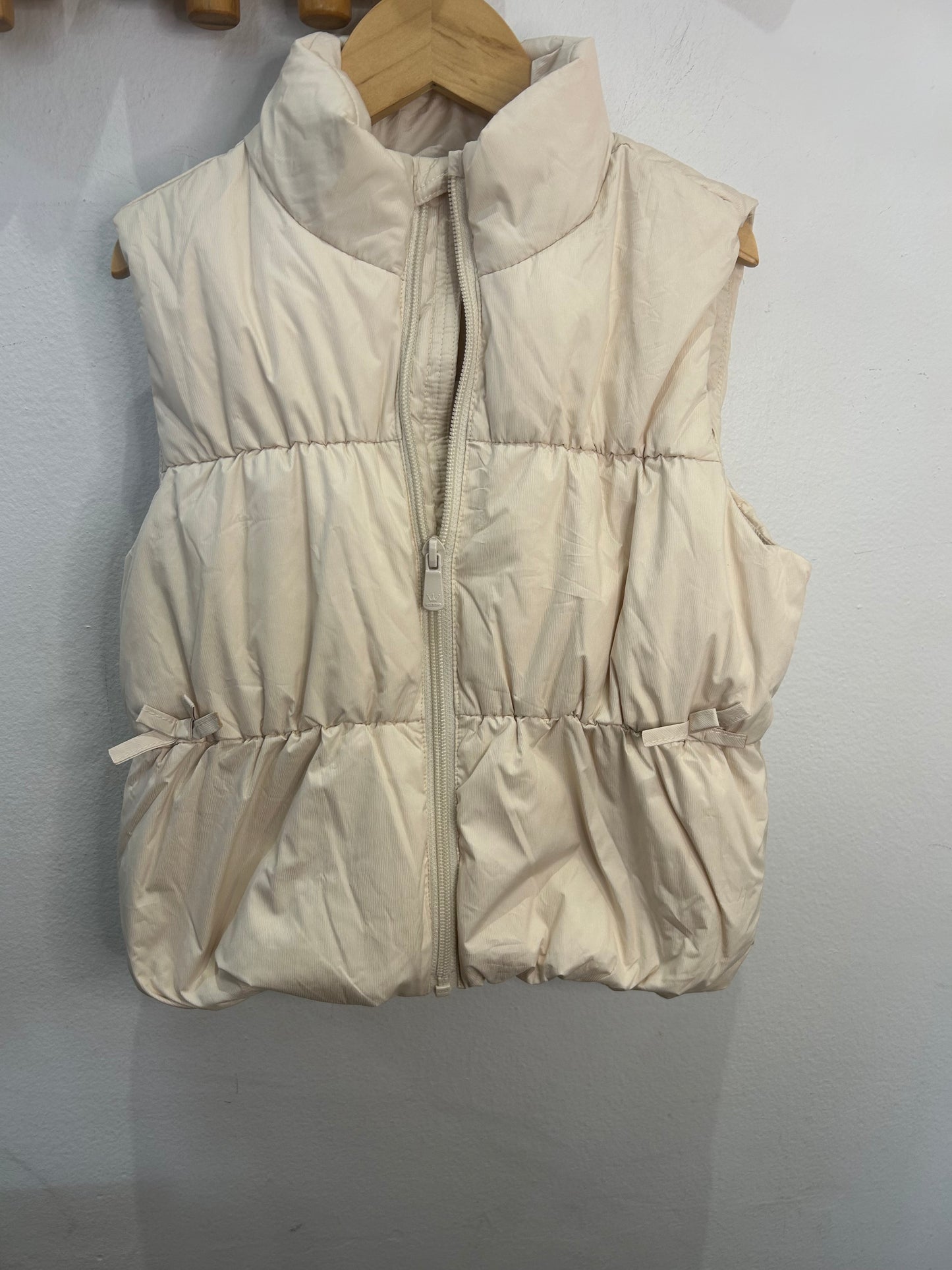 Cream puffer vest 5y NEW