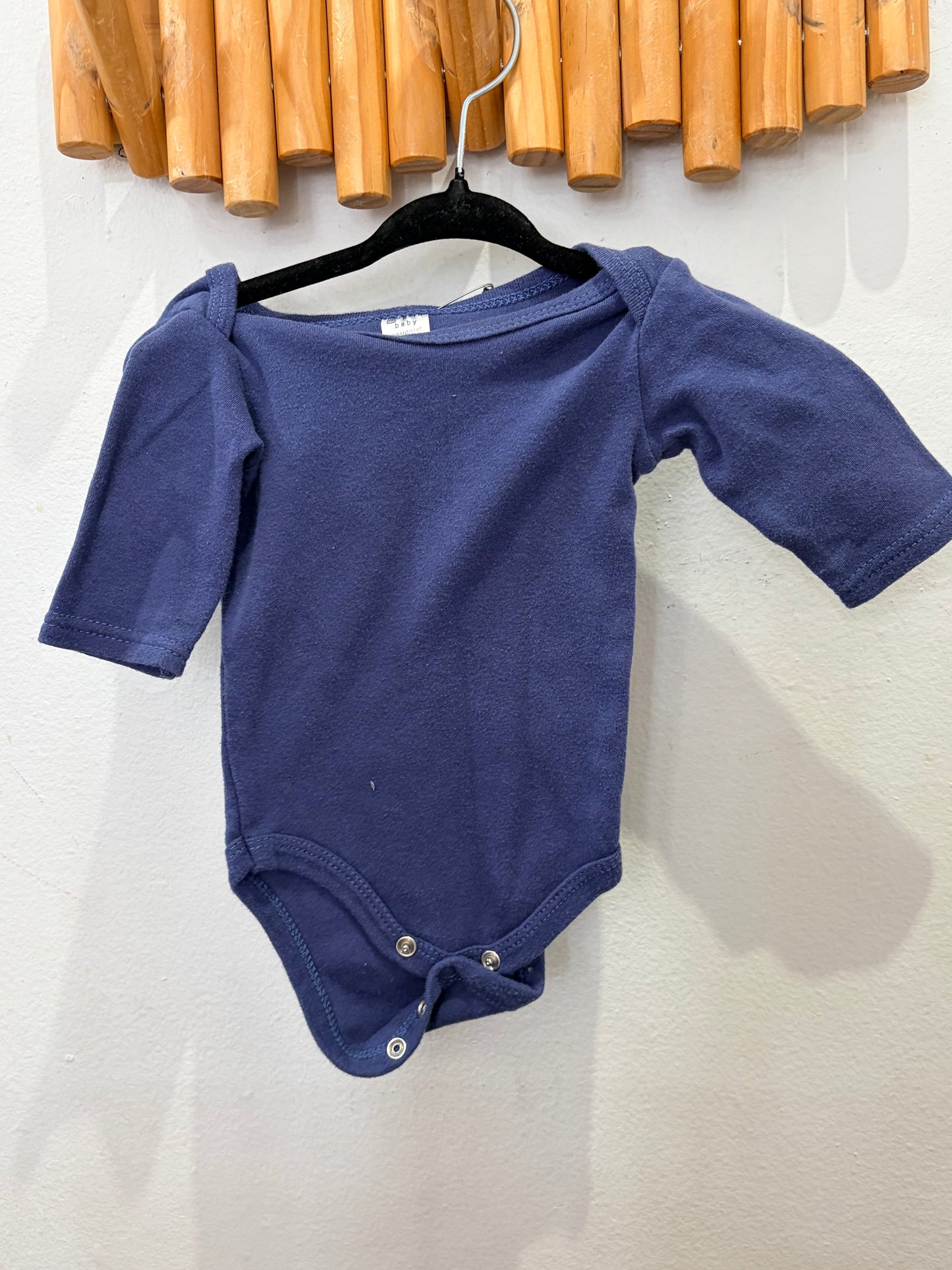 Blue longsleeve onesie 6-9m