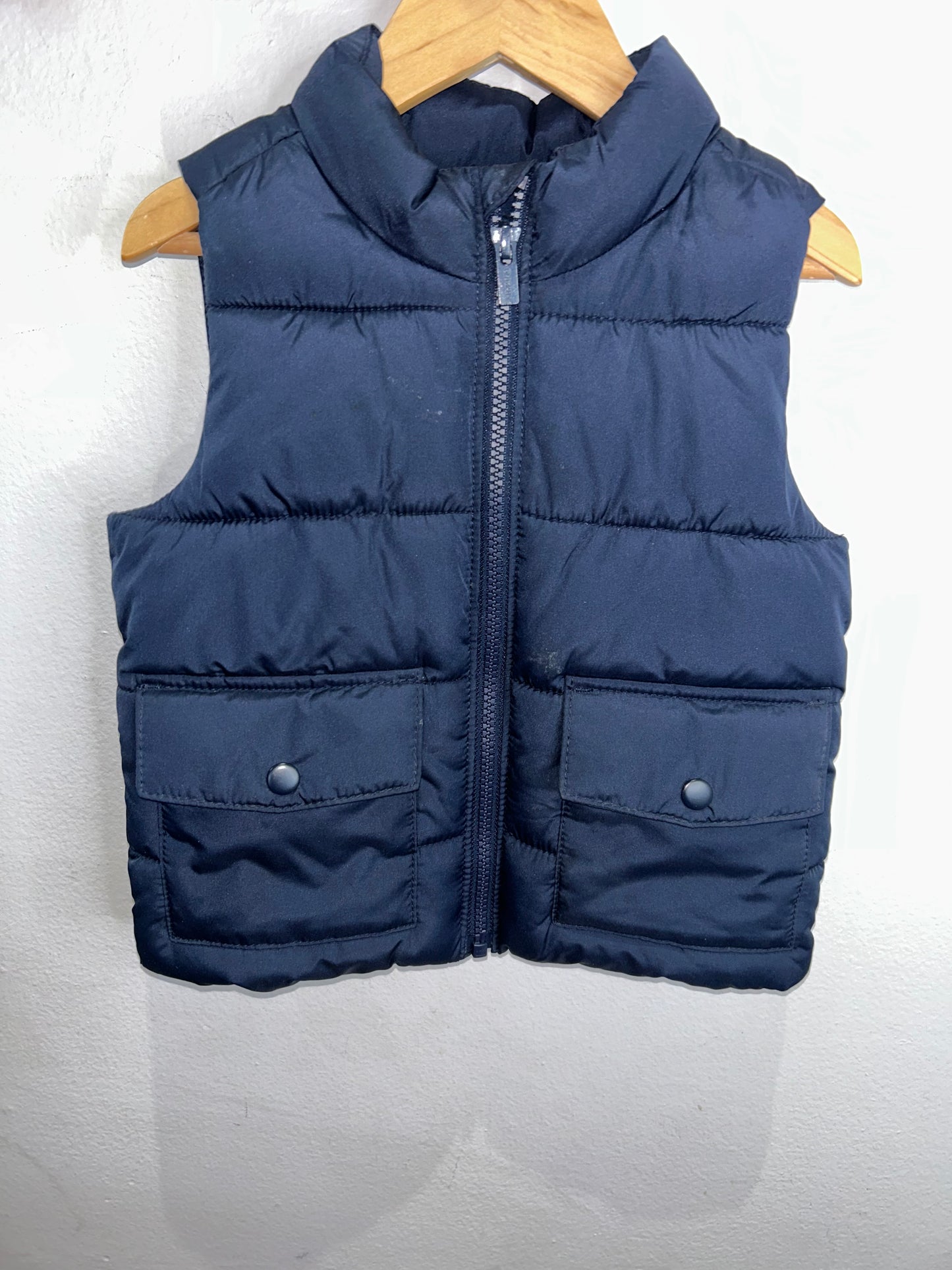 Navy puffer vest w pockets 2y