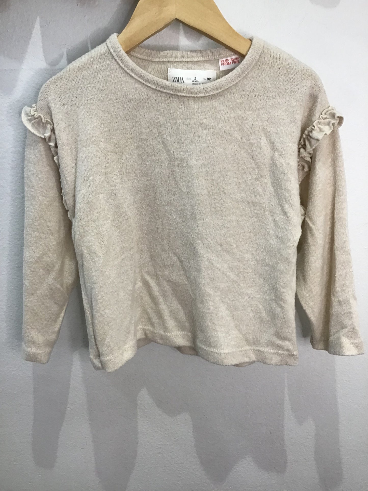 Cream knit longsleve 2y