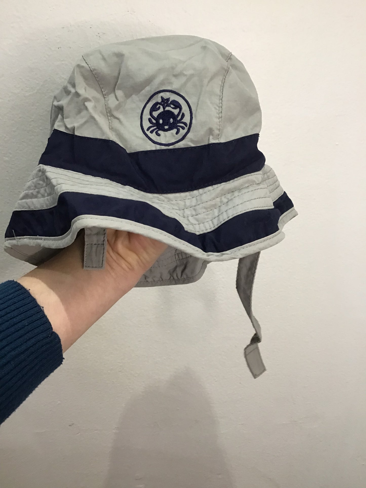 Calikids grey sunhat 12-18m