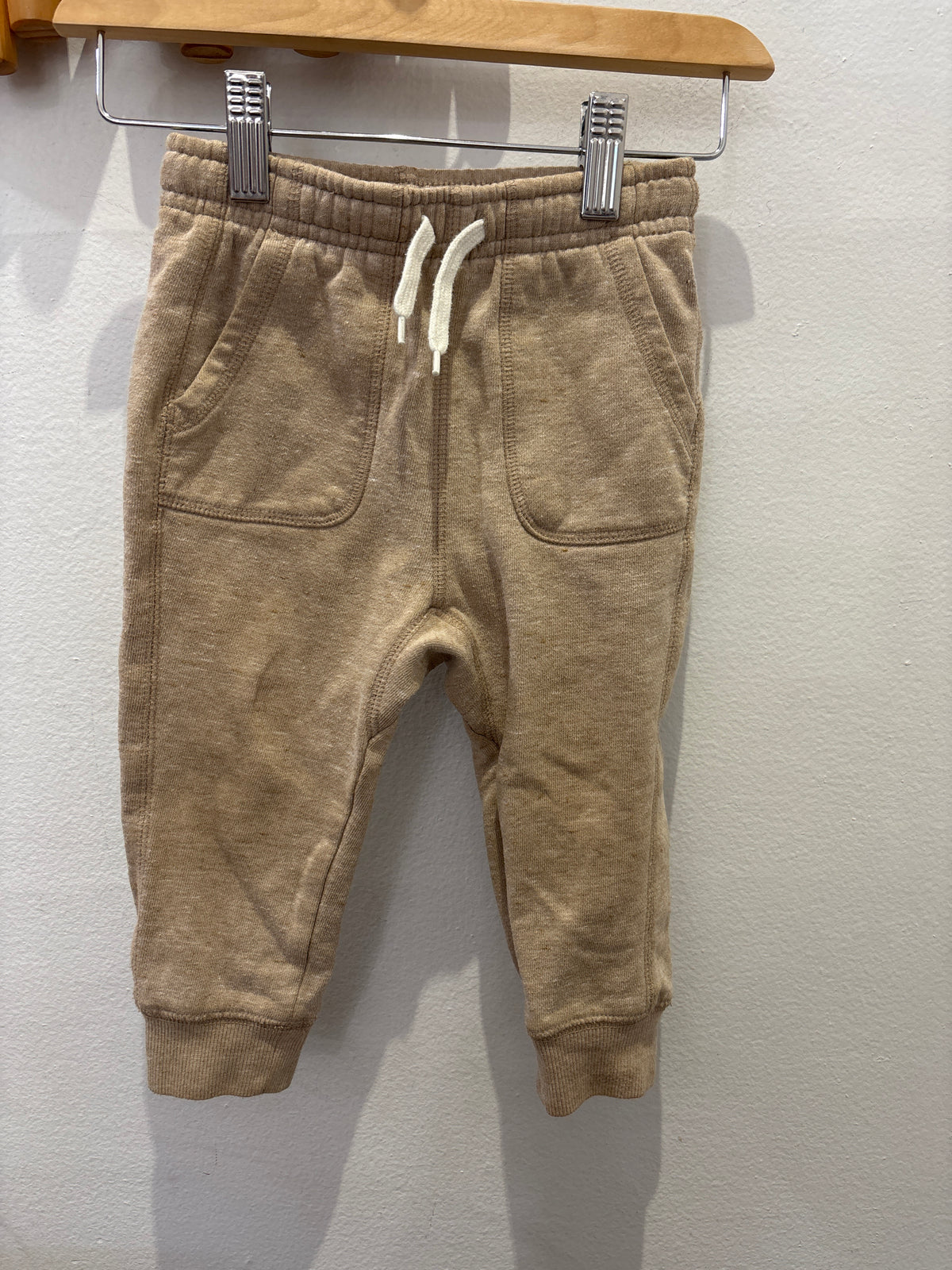 Beige joggers 18-24m