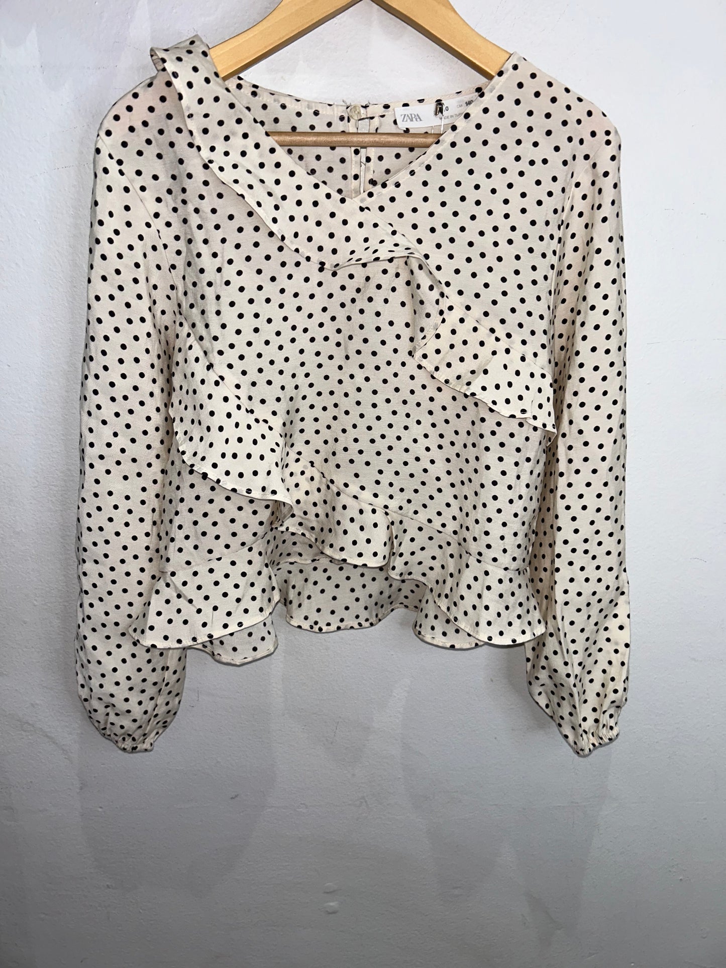 Dotted ruffle blouse 10y