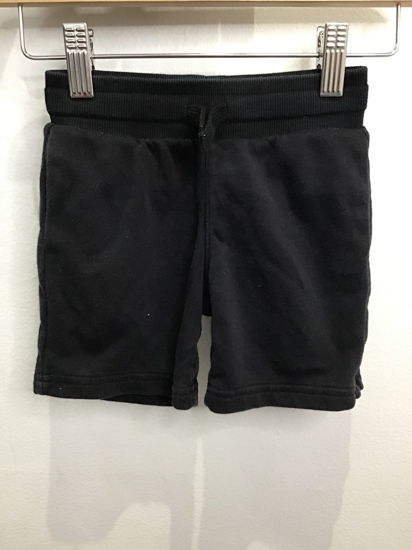 Black jogger shorts 2-3y