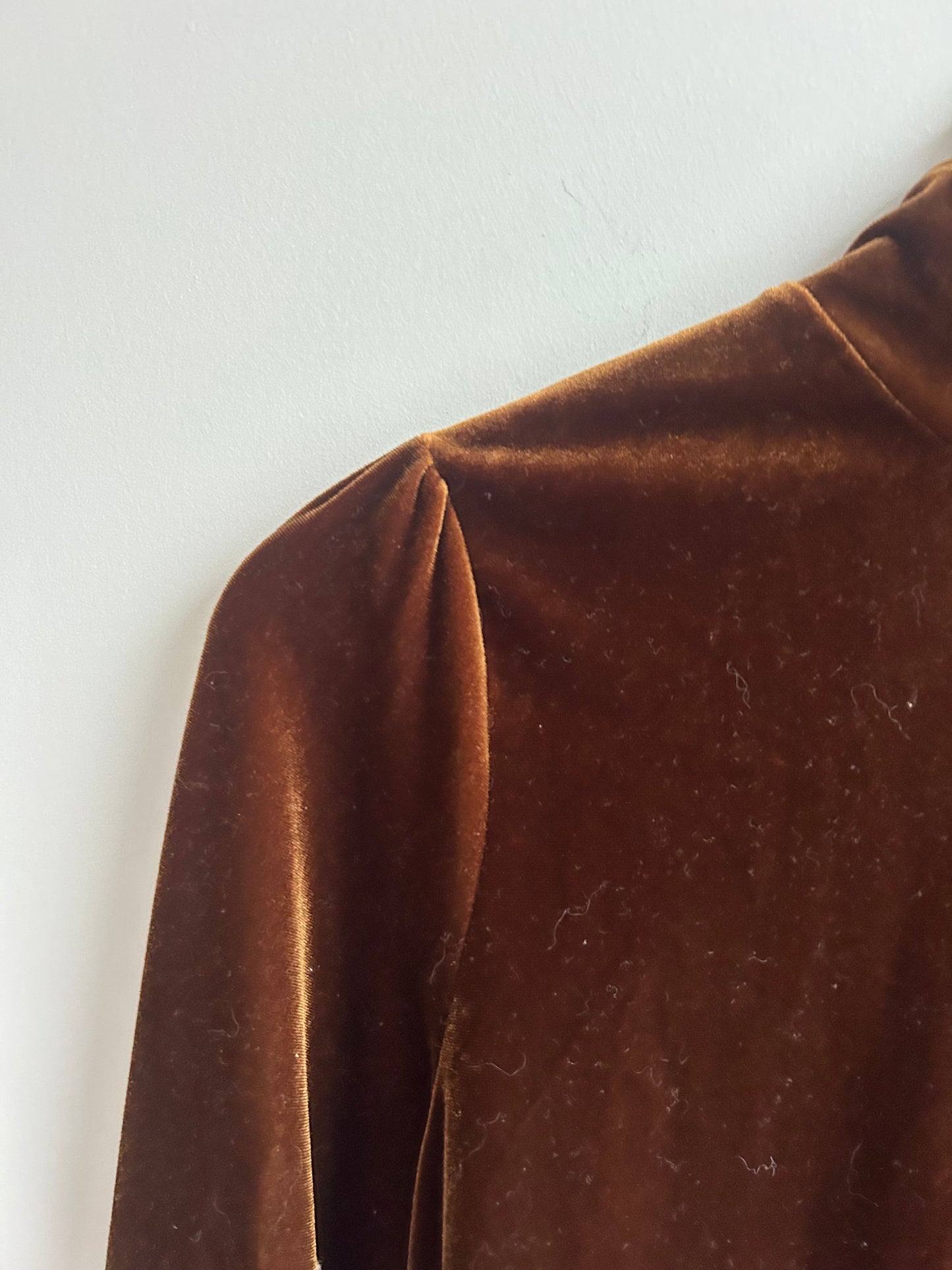 Brown velour pullover S