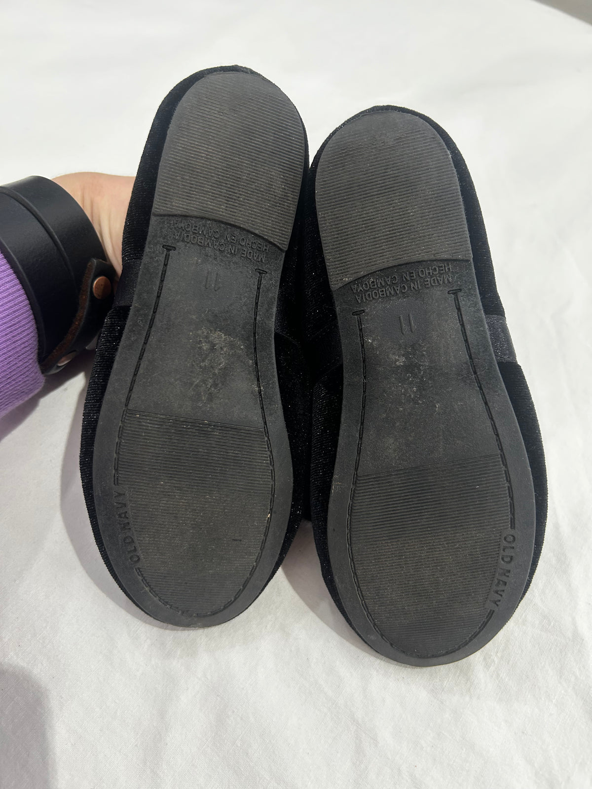 C11 black velvet bow shoes