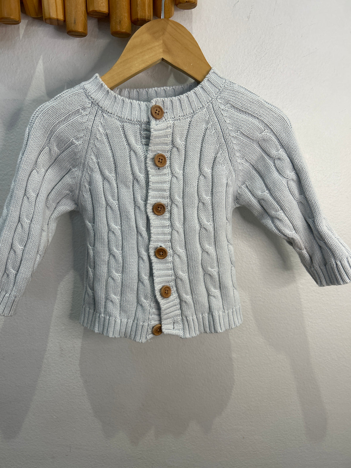 Knit wood buttonsweater 6-12m