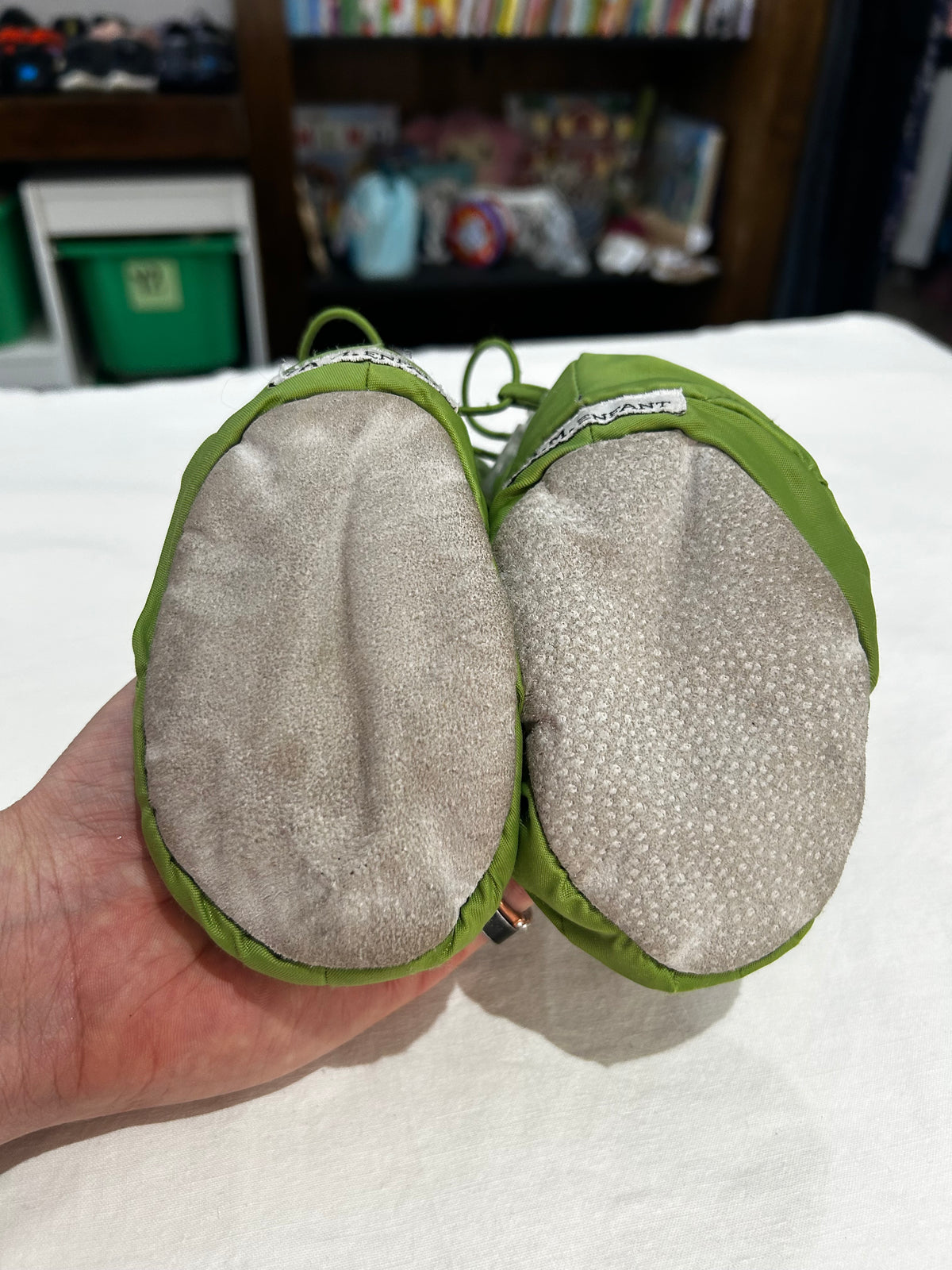 7AM Enfant green booties 0-6m