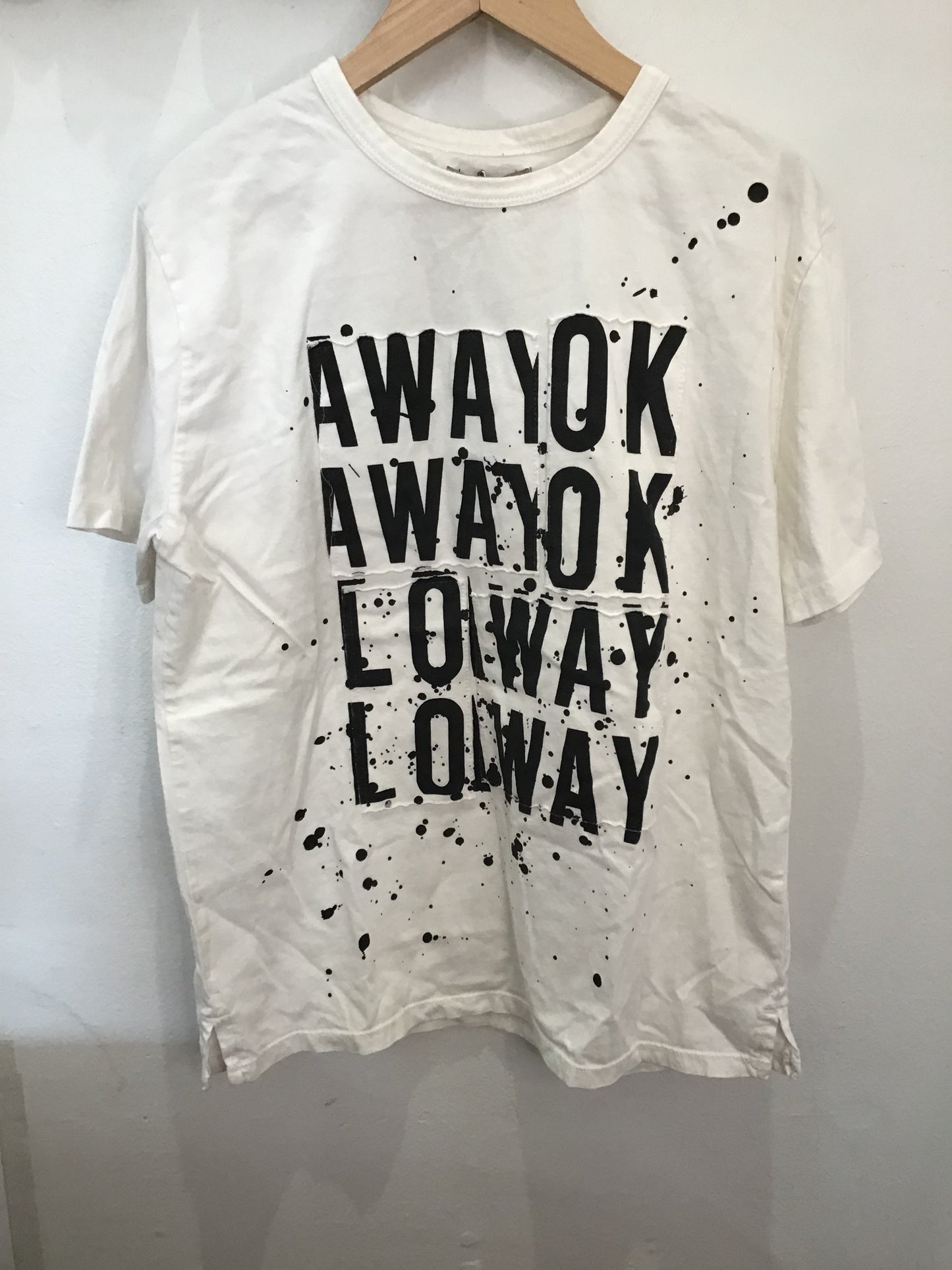 White grafitti tee 10y