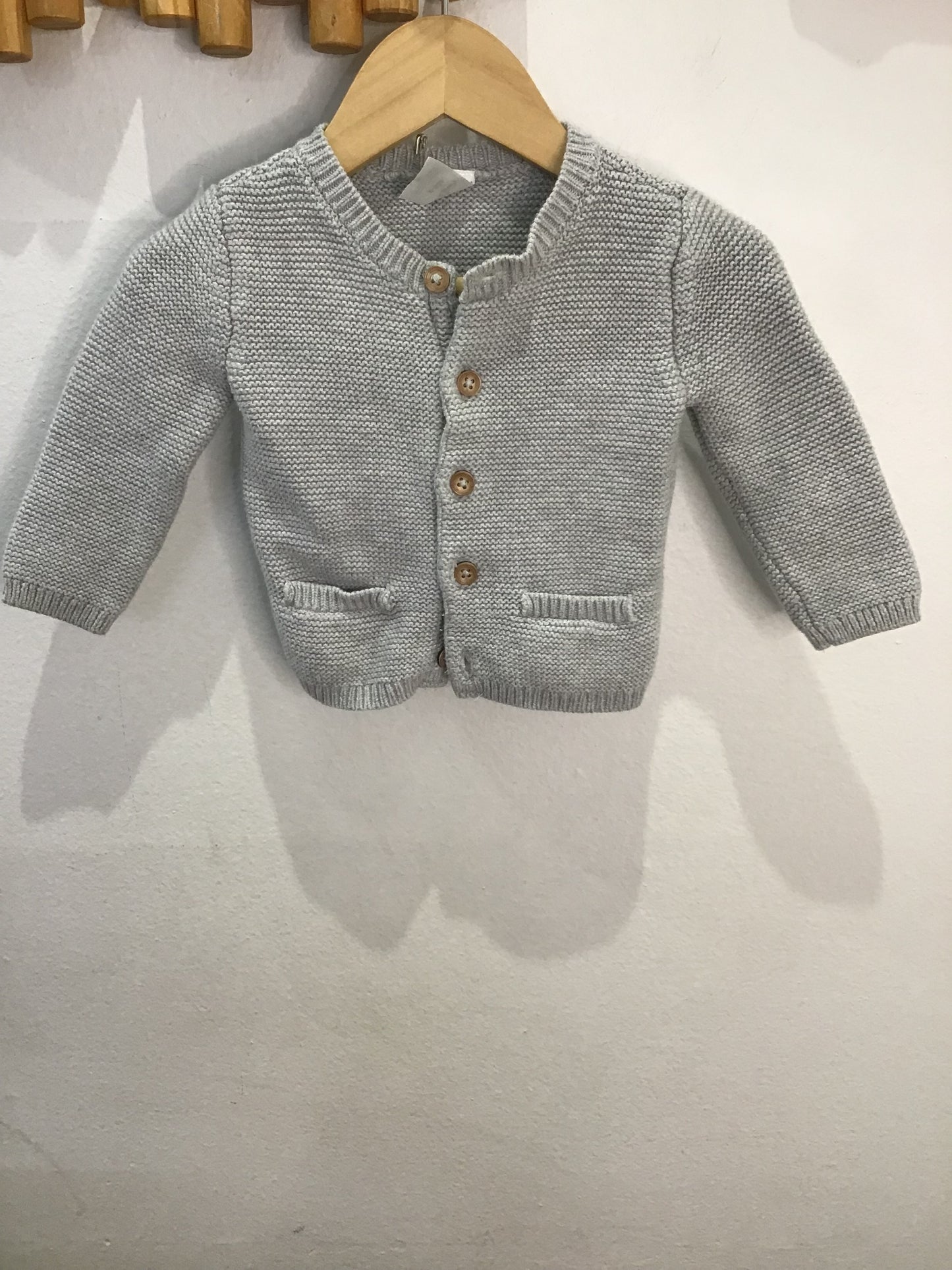 Grey sweater 3-6m
