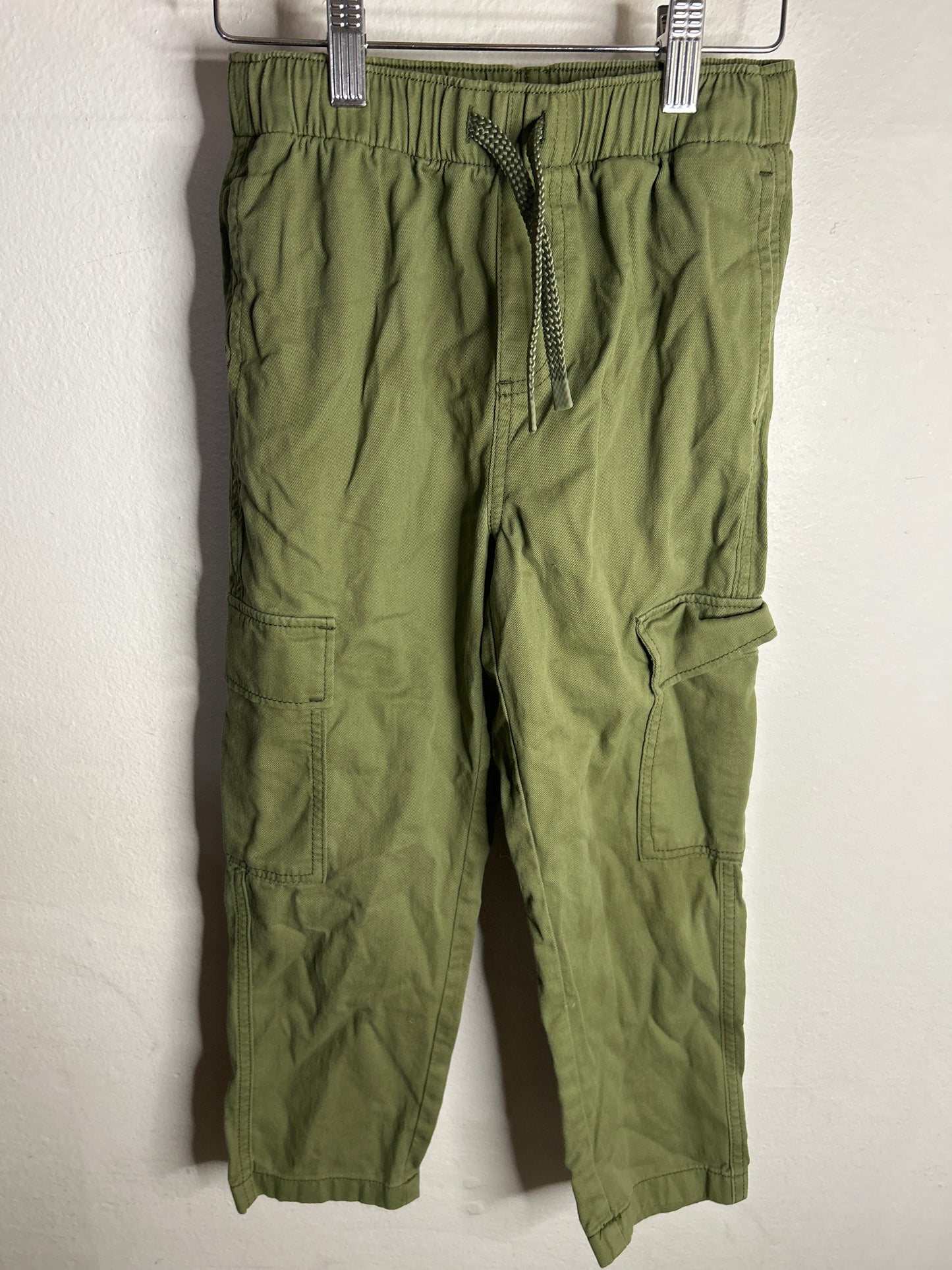 Olive jogger style pants 6-7y