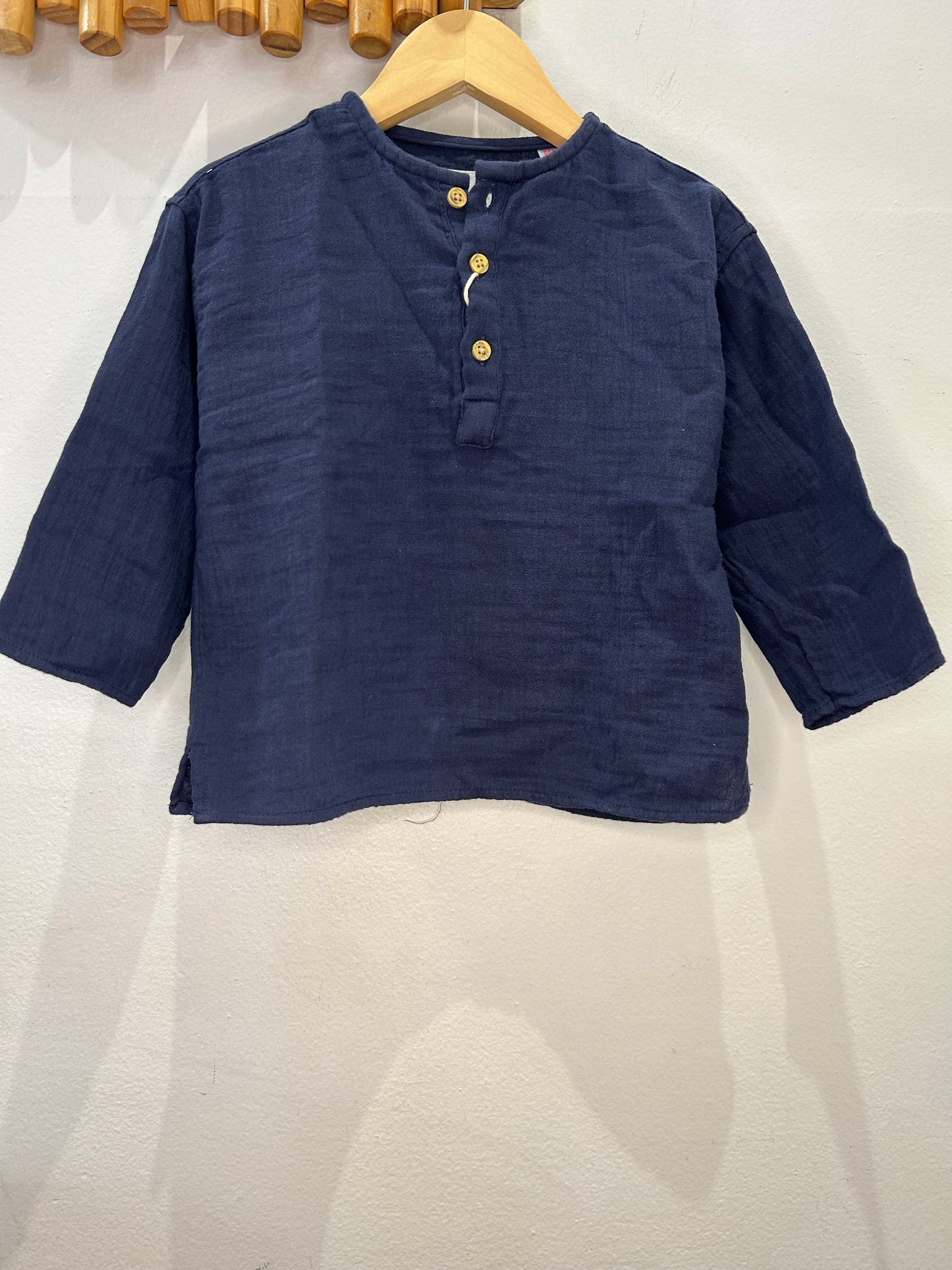Blue linen henley 2y NEW