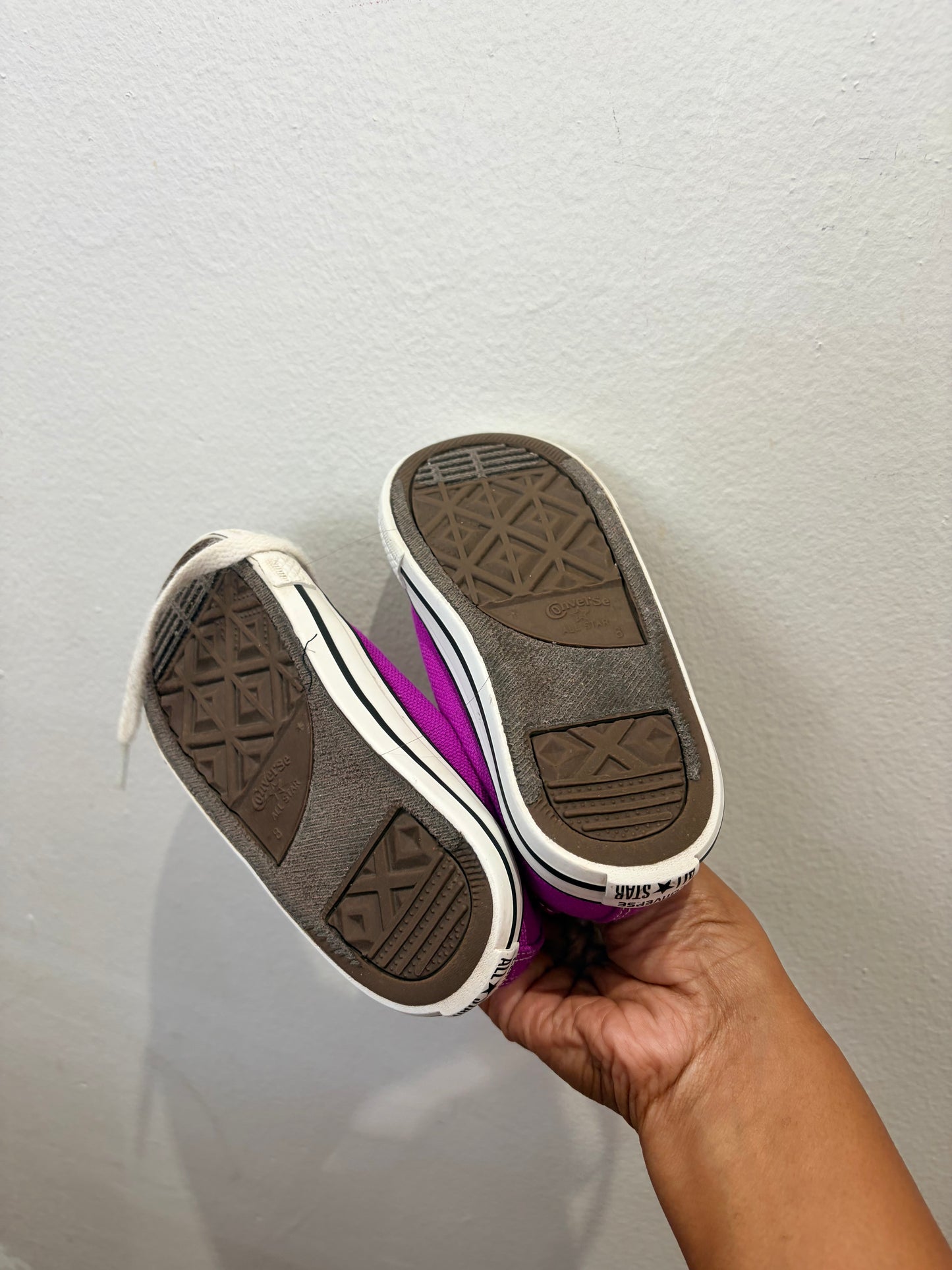 C8 magenta Converse