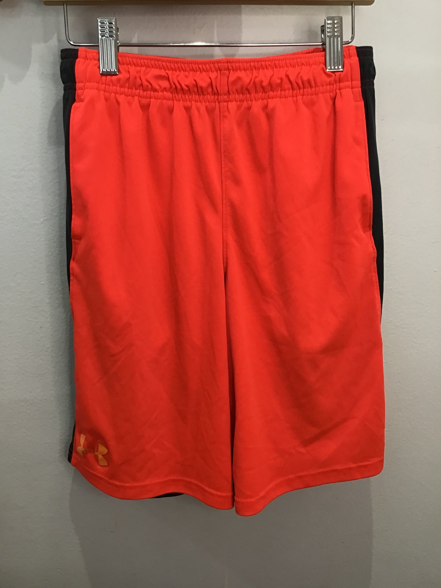 Shorts Underarmour neon 10-12y