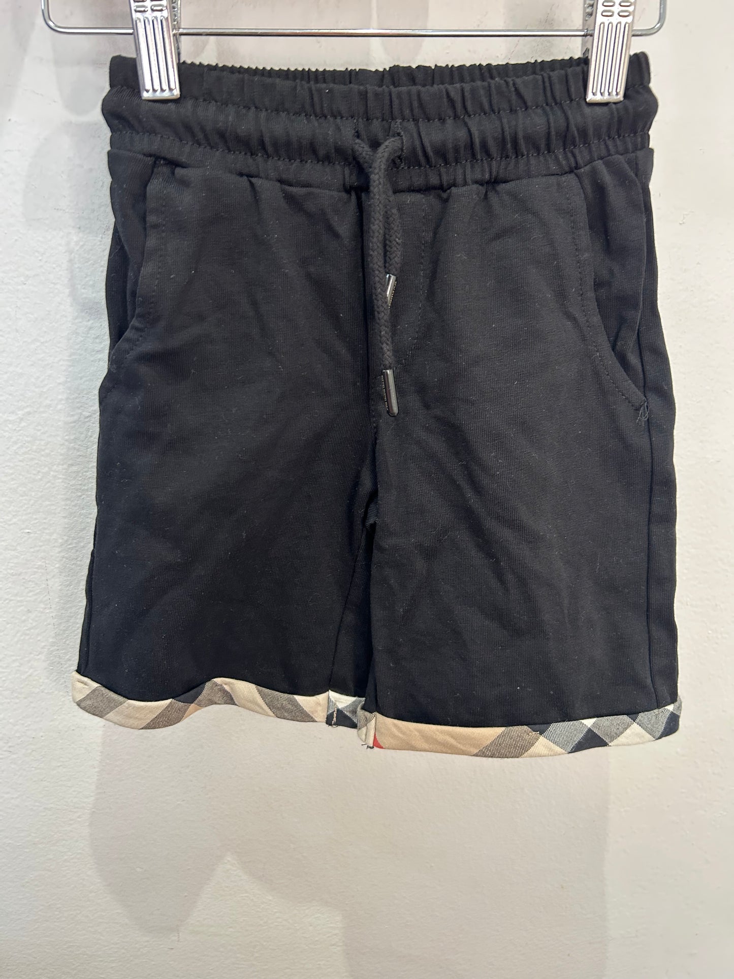 Burberry shorts set 4y NEW
