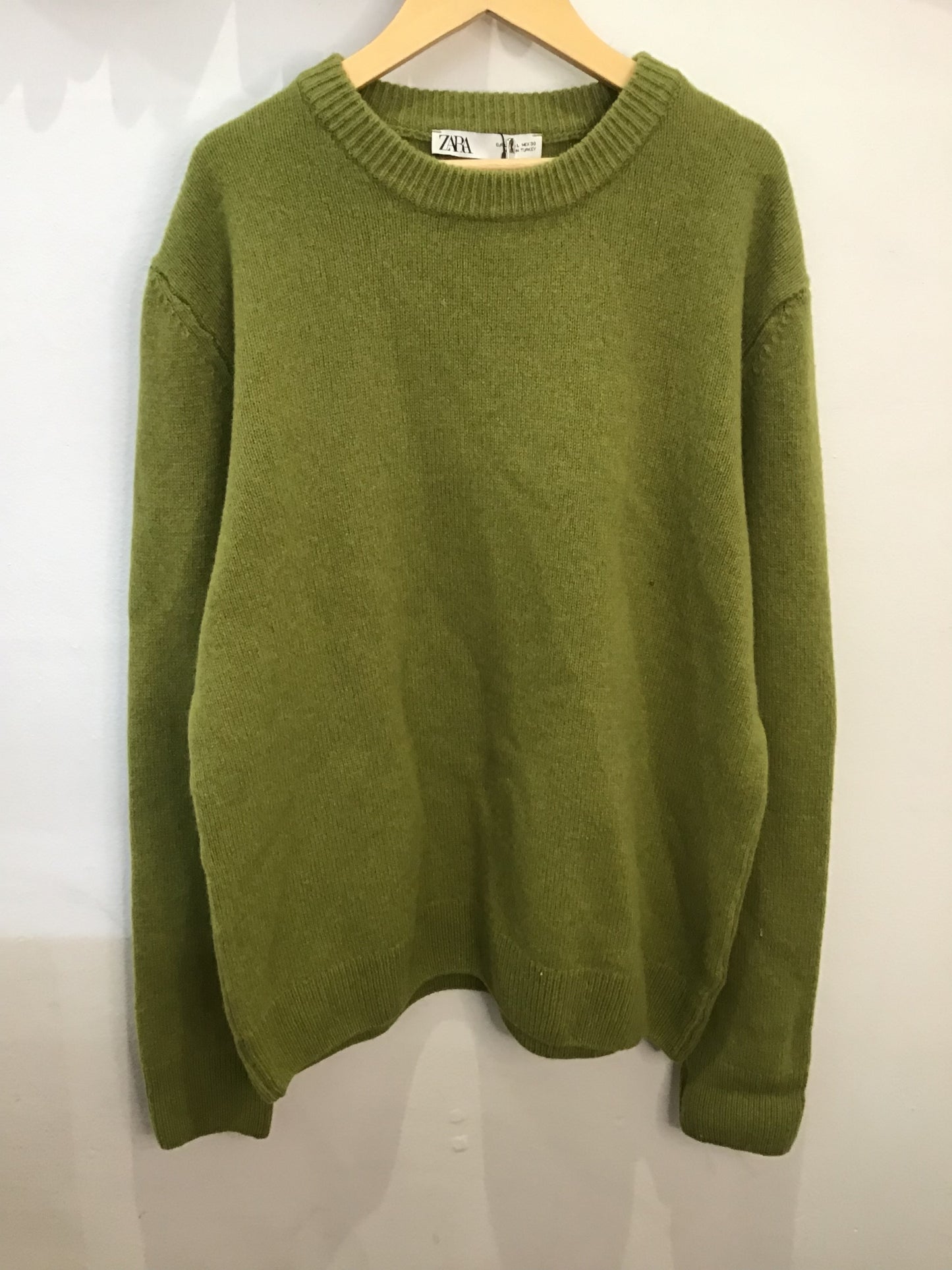 Chatreuse cashmere and wool sweater- size L NEW
