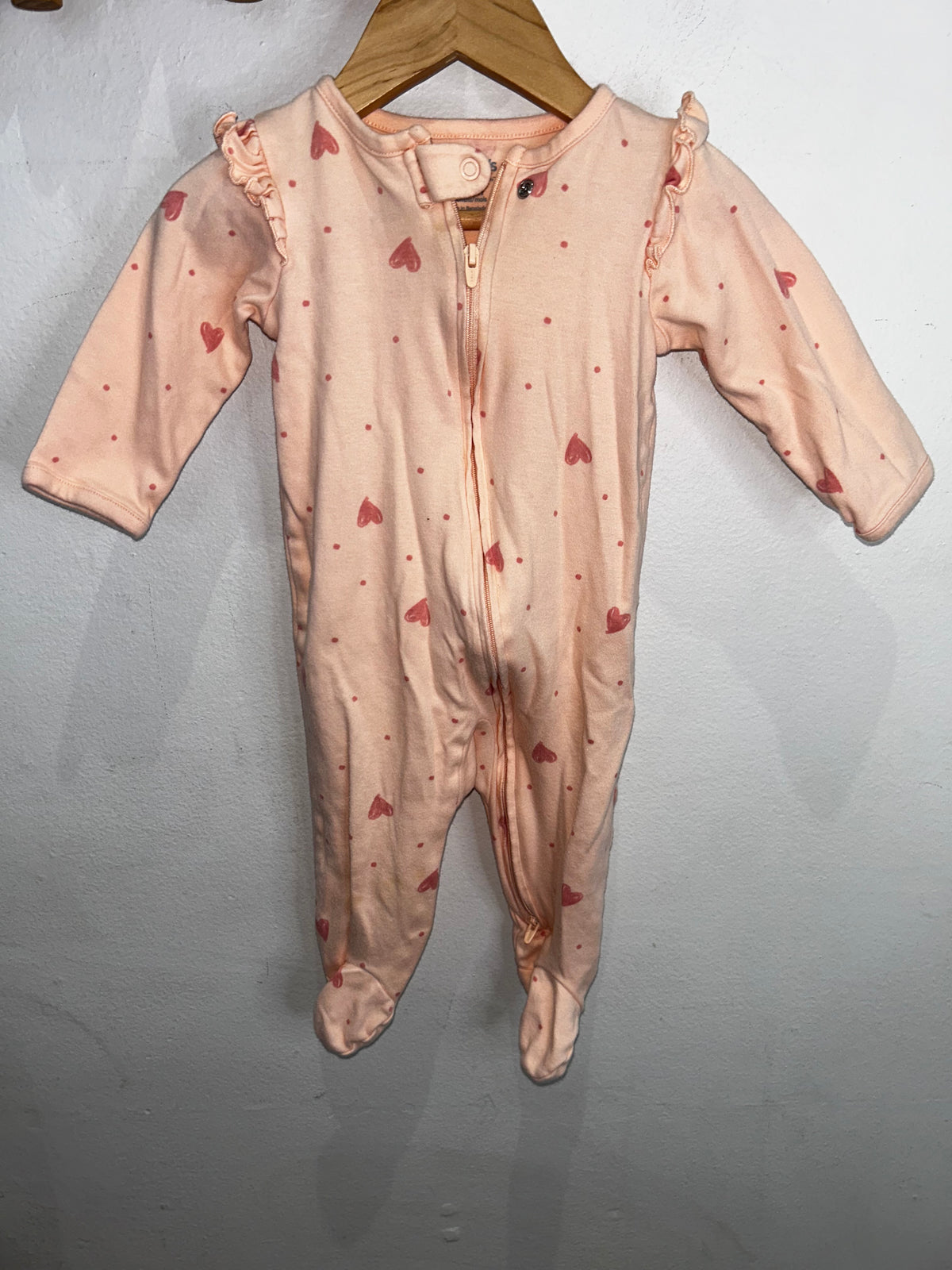 Hearts peach sleeper 6-9m