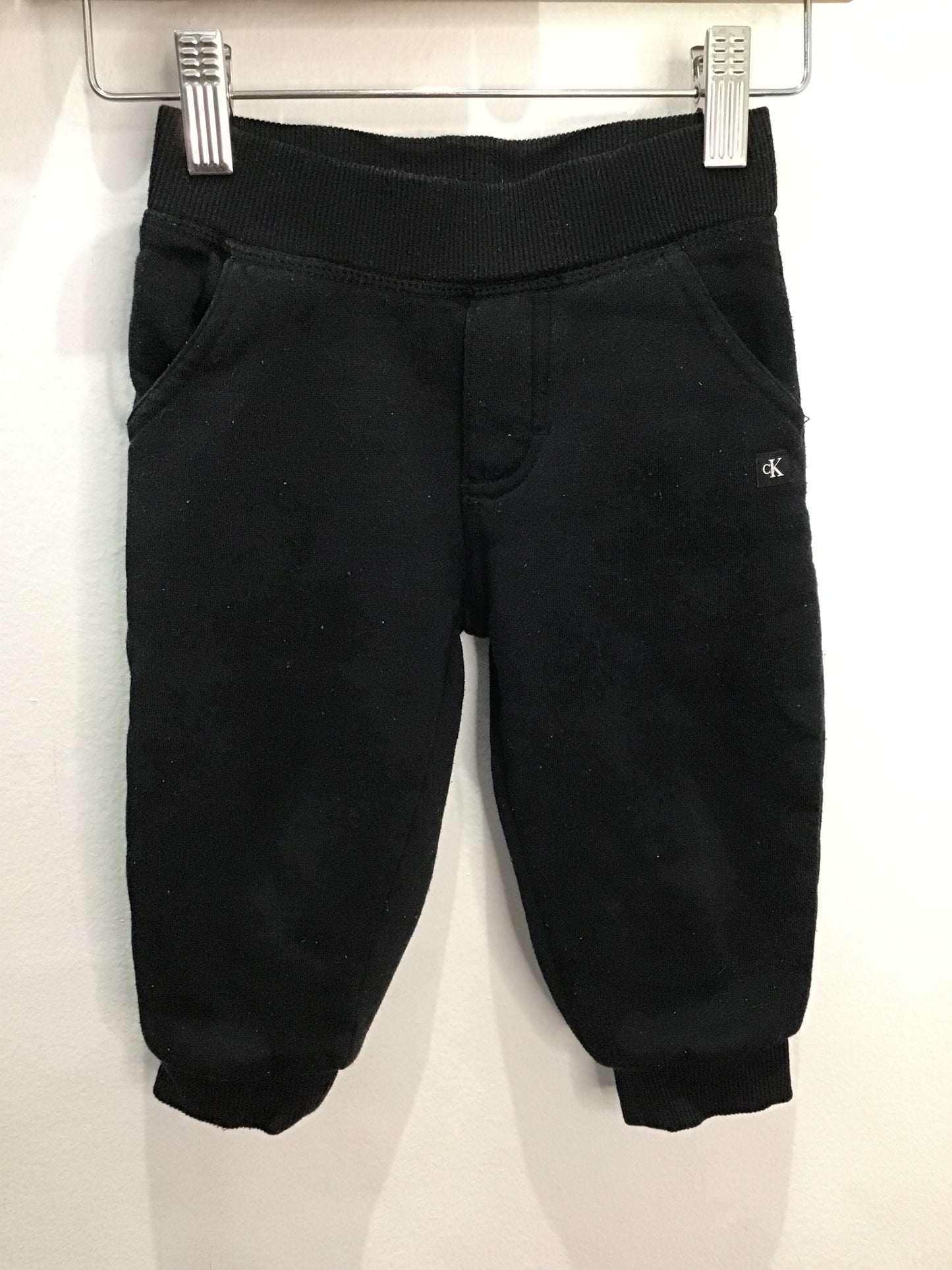 Joggers CK black 18m