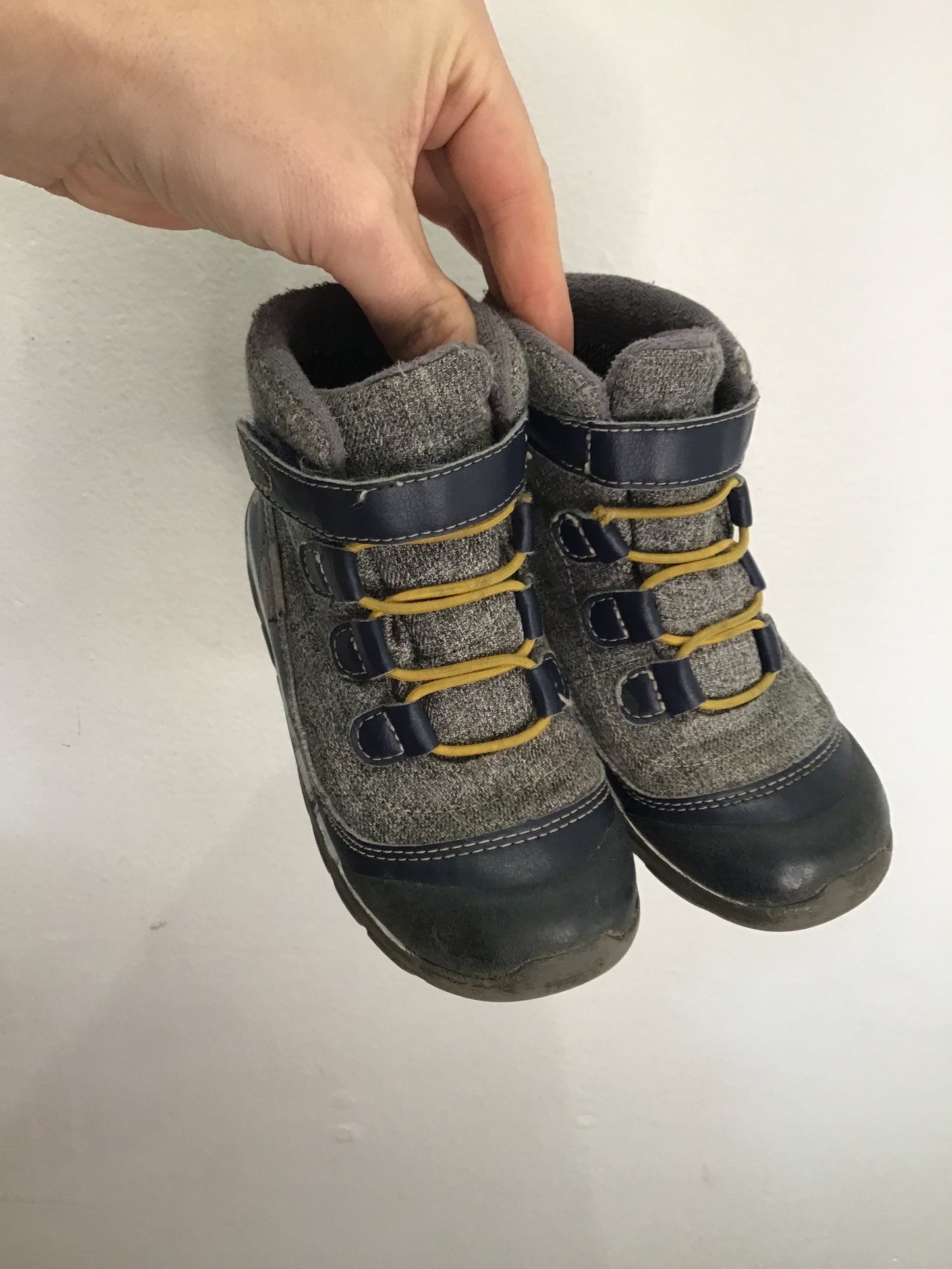 C11 See Kai Run short boots