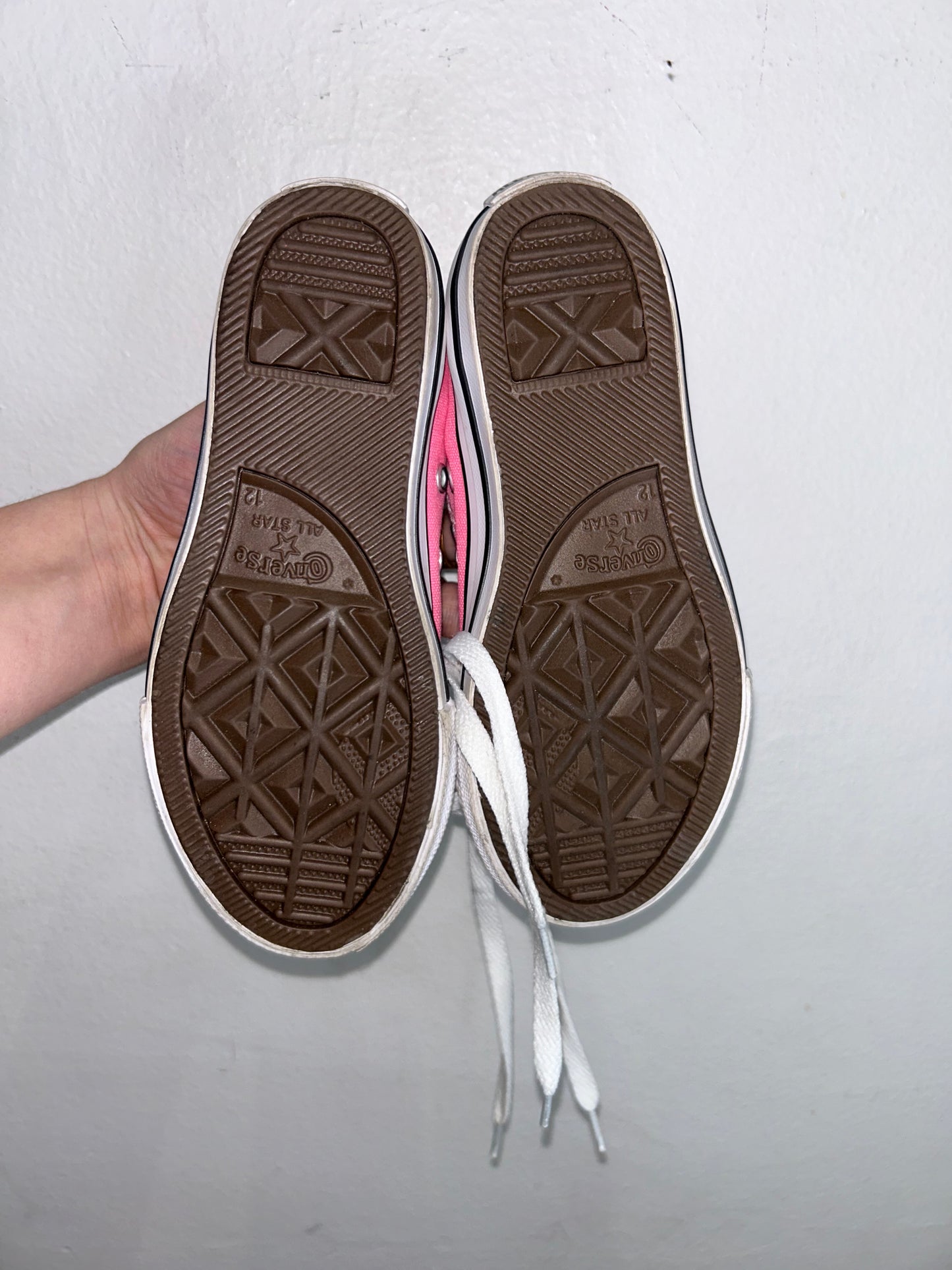 C13 pink Converse