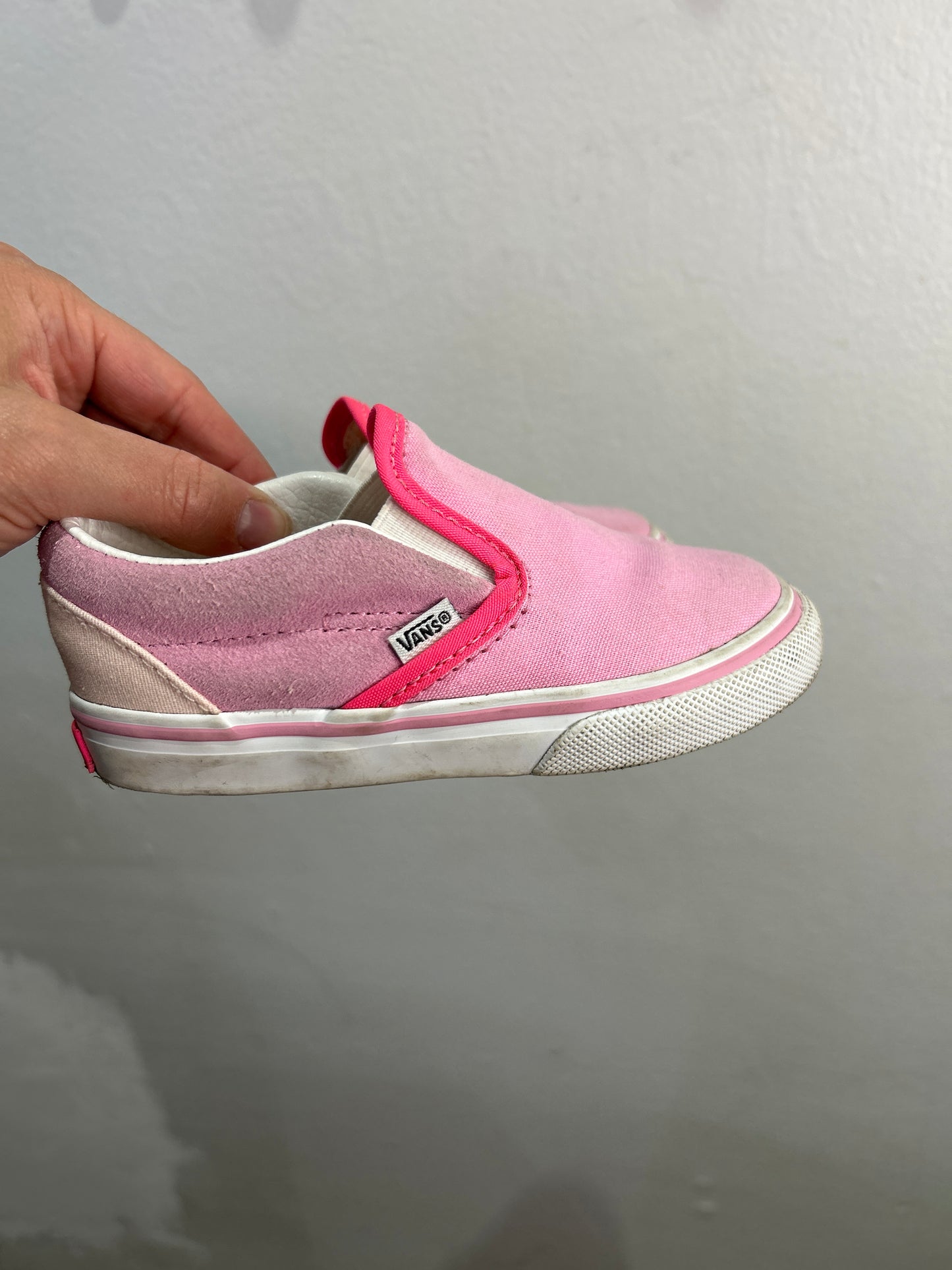 C8 pink Vans