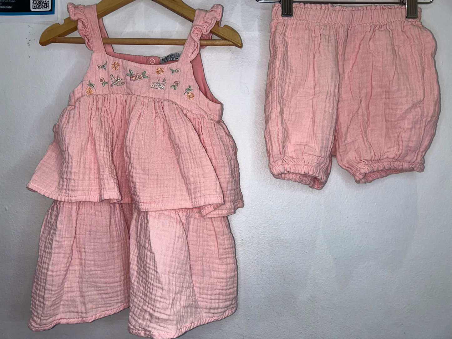 Pink textured dress and bloomers 2y