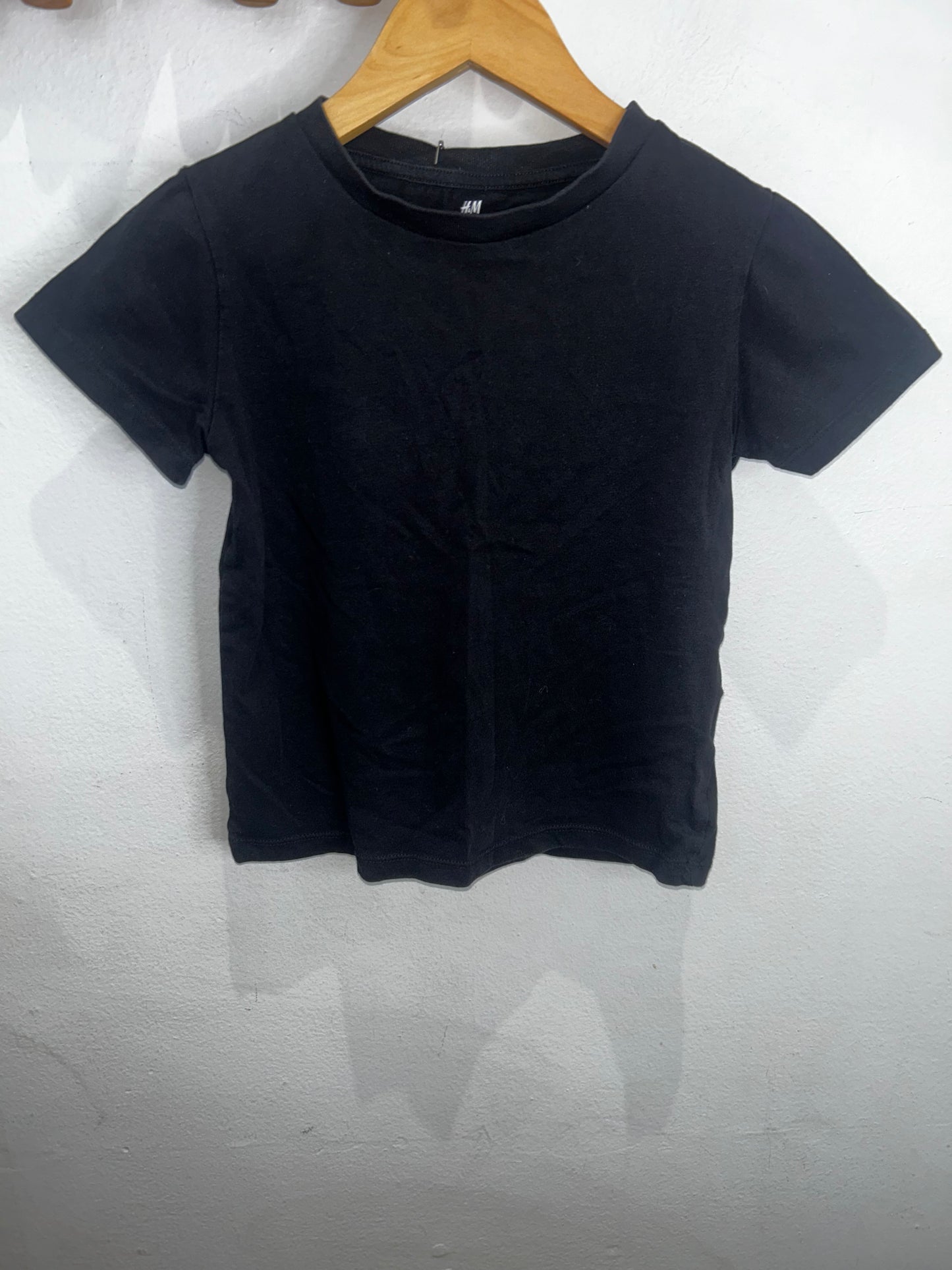 Basic black tee 4-6y
