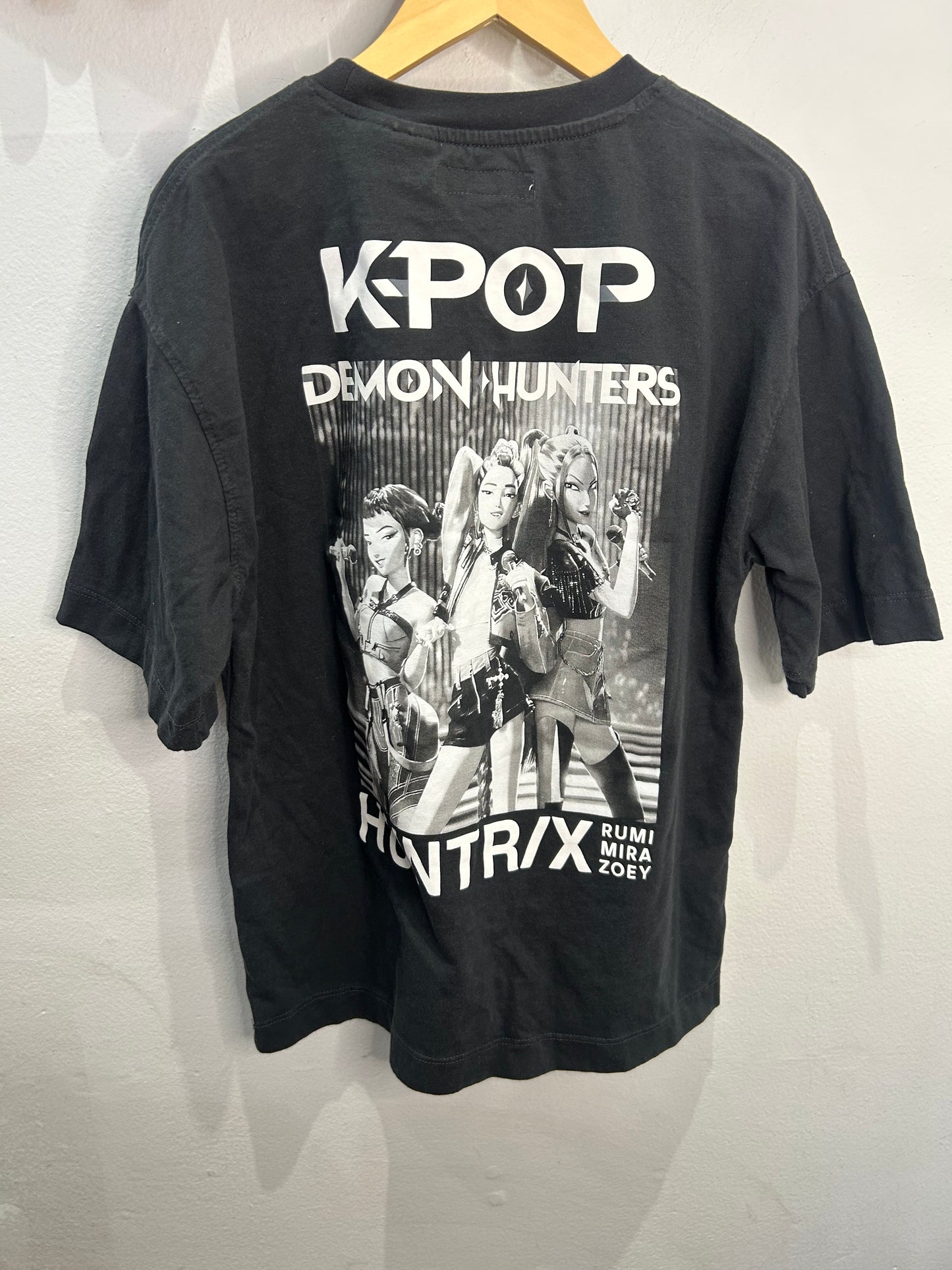Kpop Demon Hunters tee 12-13y
