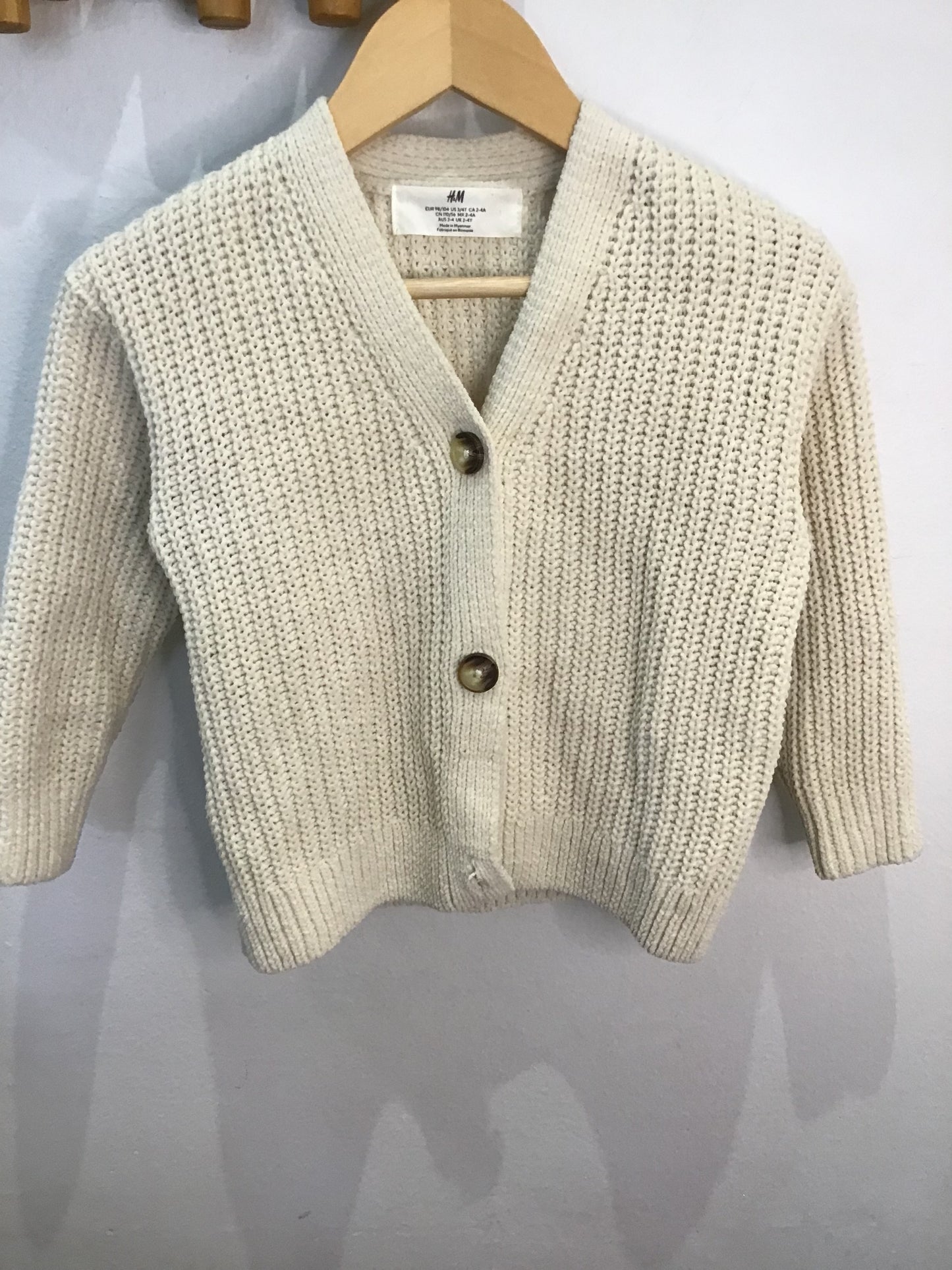 Cardigan cream big button 2-4y