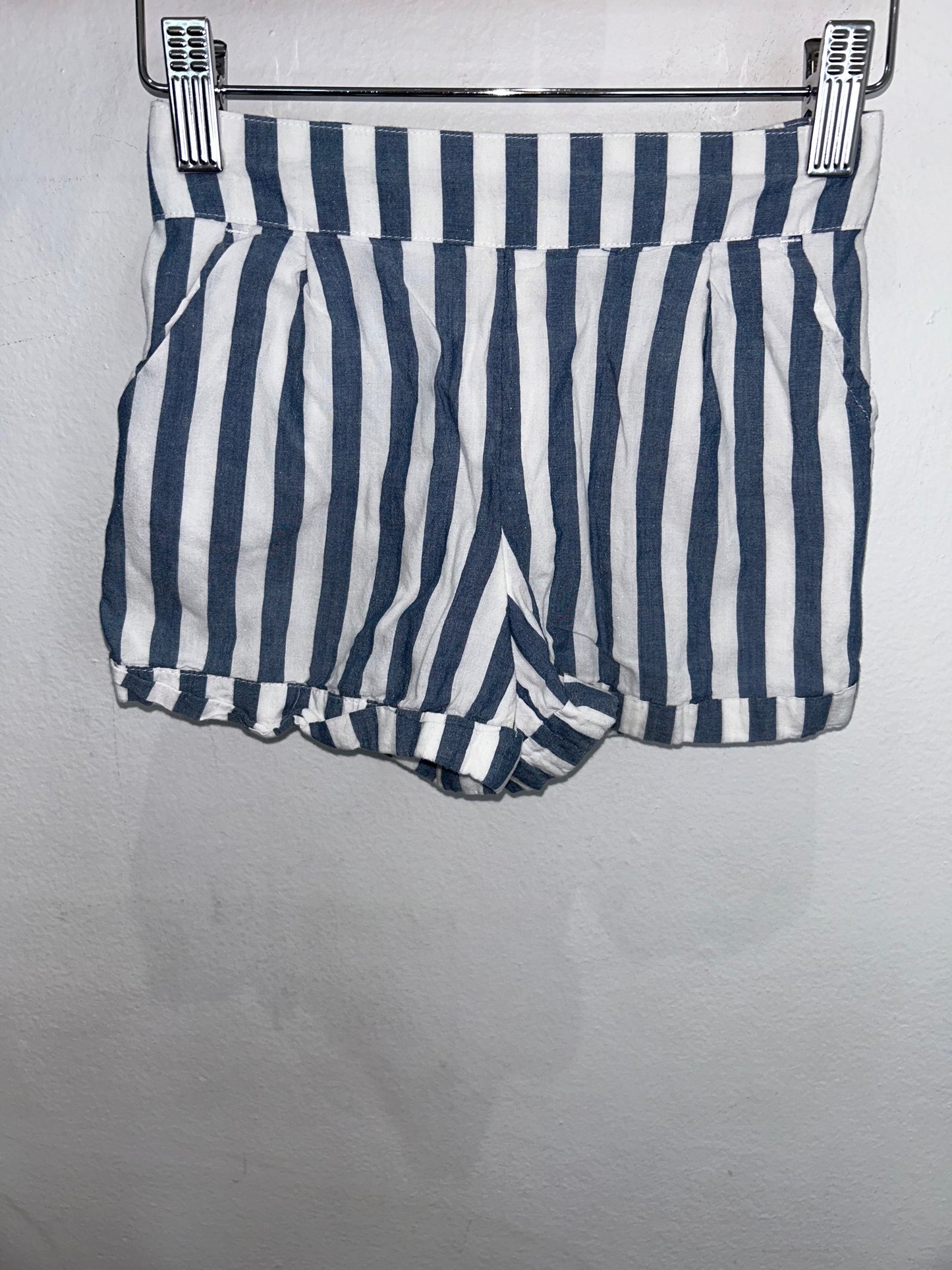 Blue vertical stripes shorts 4-5y