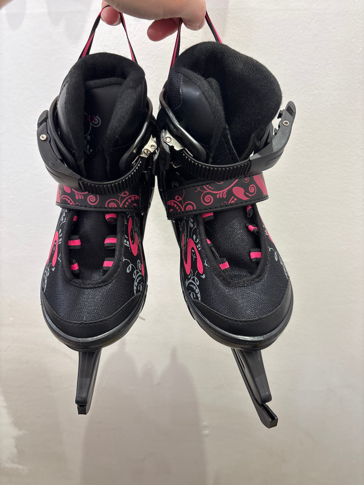 Adjustable ice skates C13-Y3