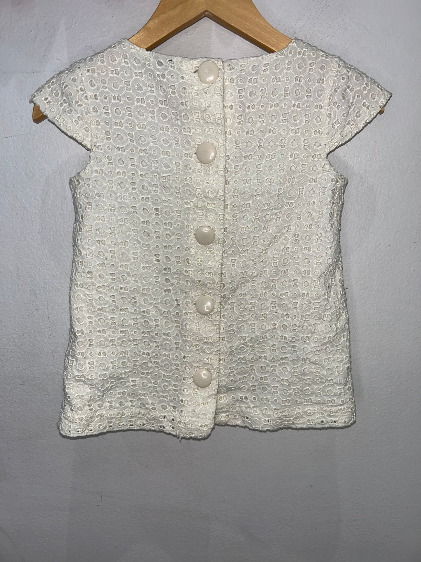 Cream eyelet tanktop 5y