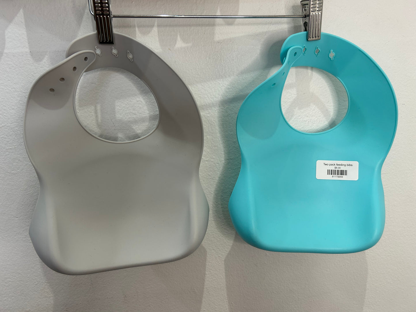 Two pack feeding bibs