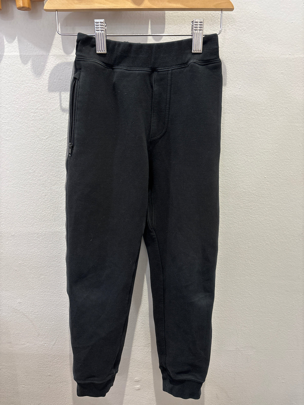 Black zip-pocket joggers 7-8y