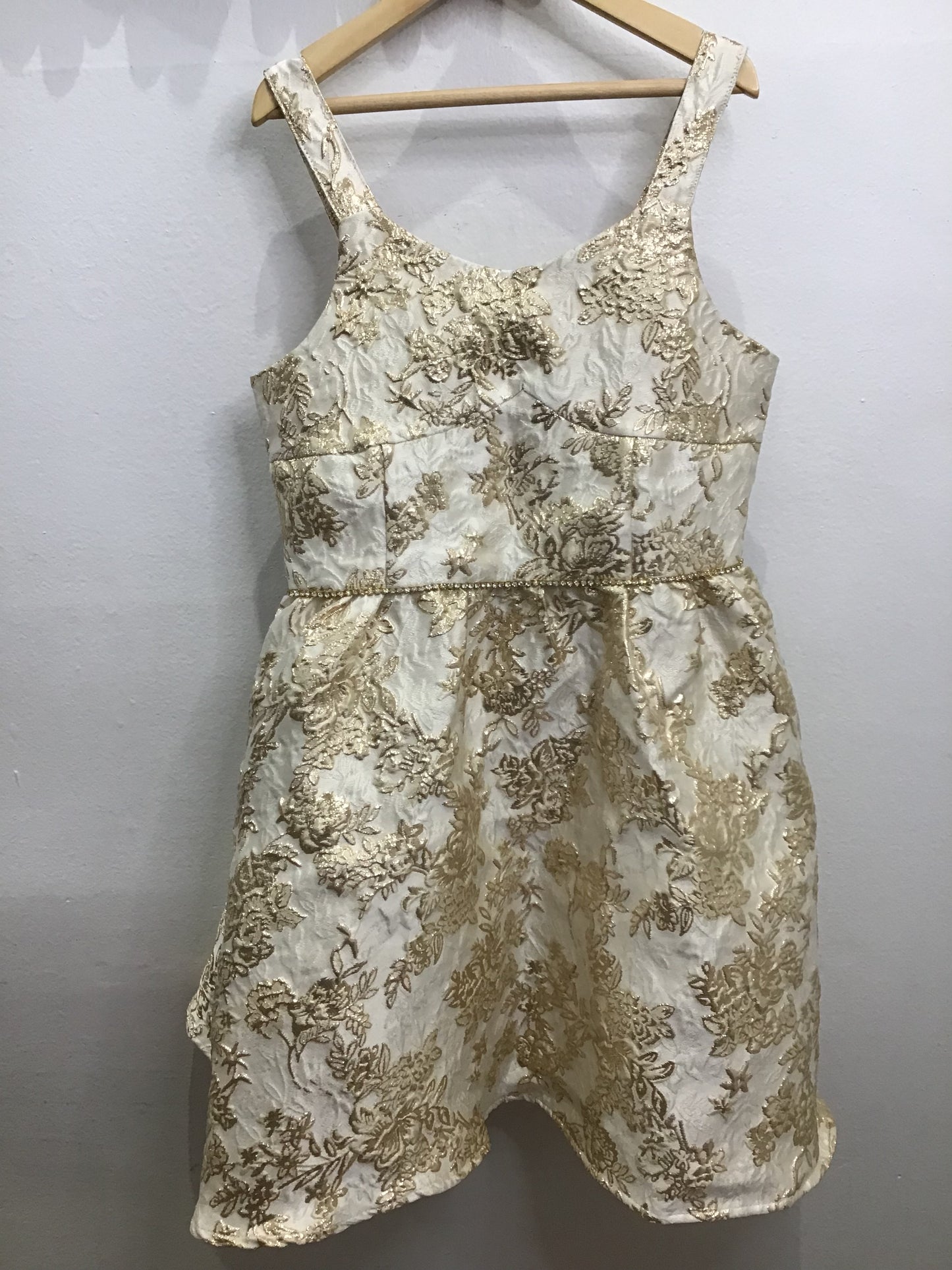 Gold jacqurd fancy dress 8y