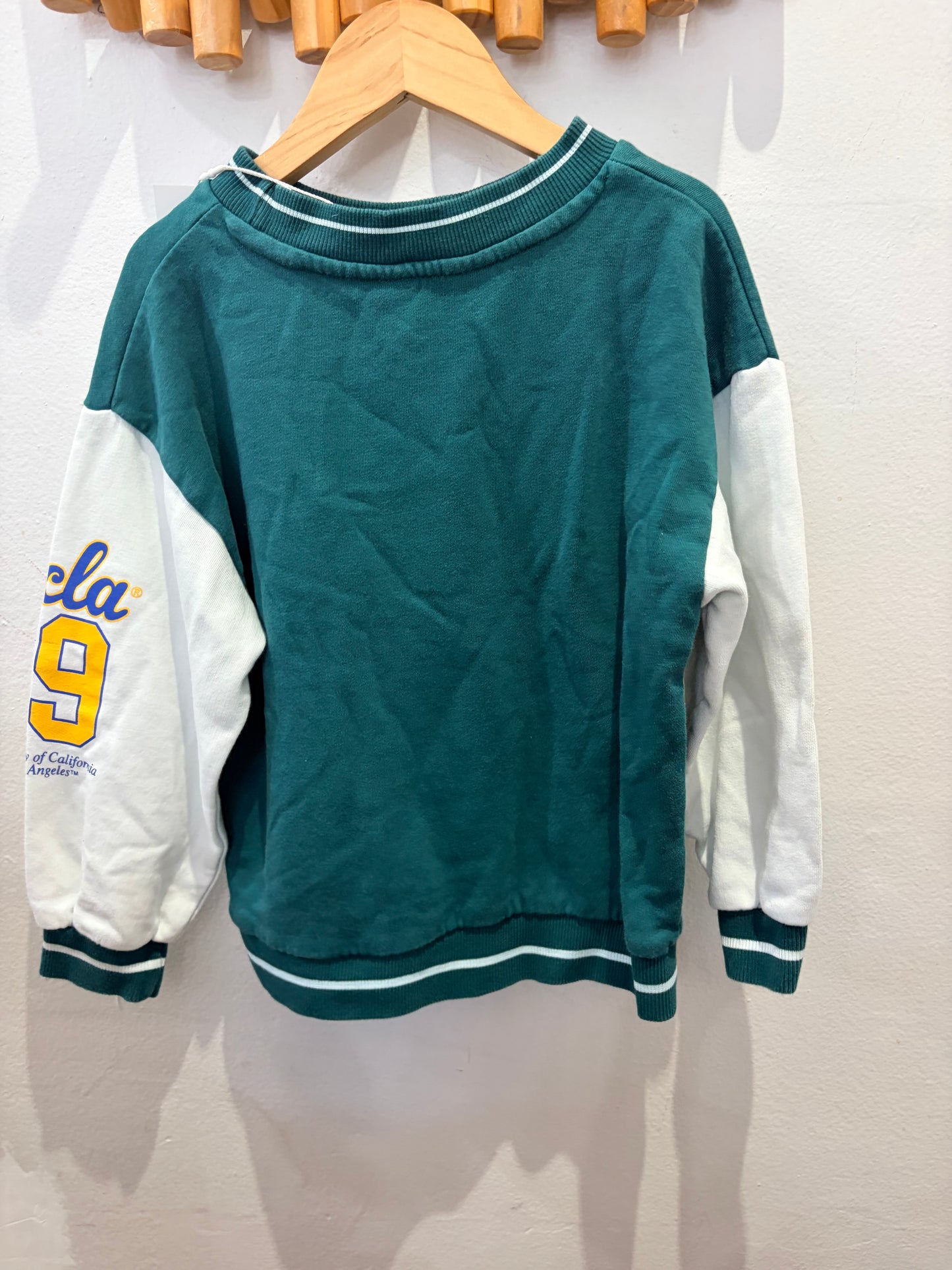 UCLA pullover 4-6y