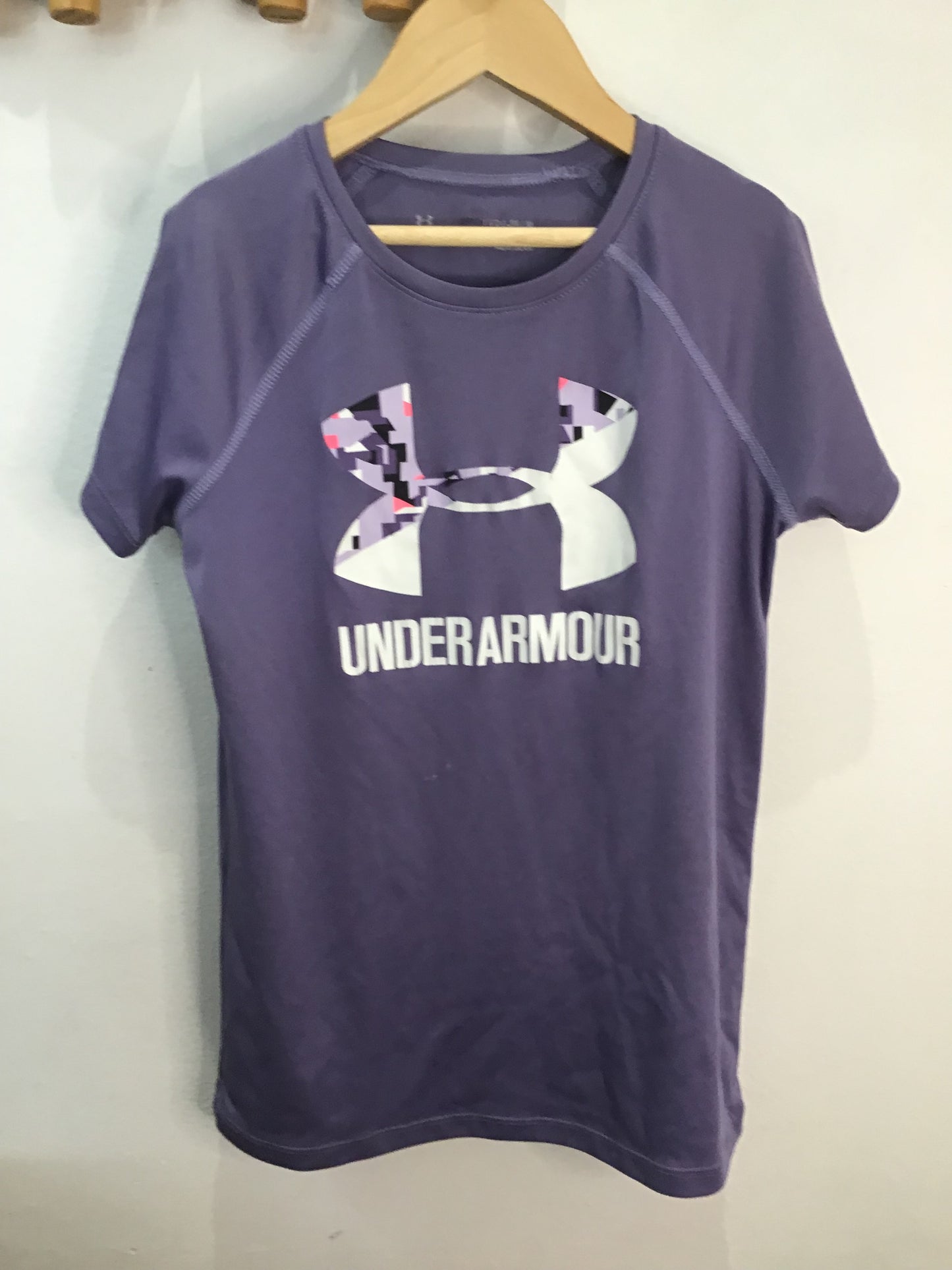 Tee Underarmour purple activewear 10-12y