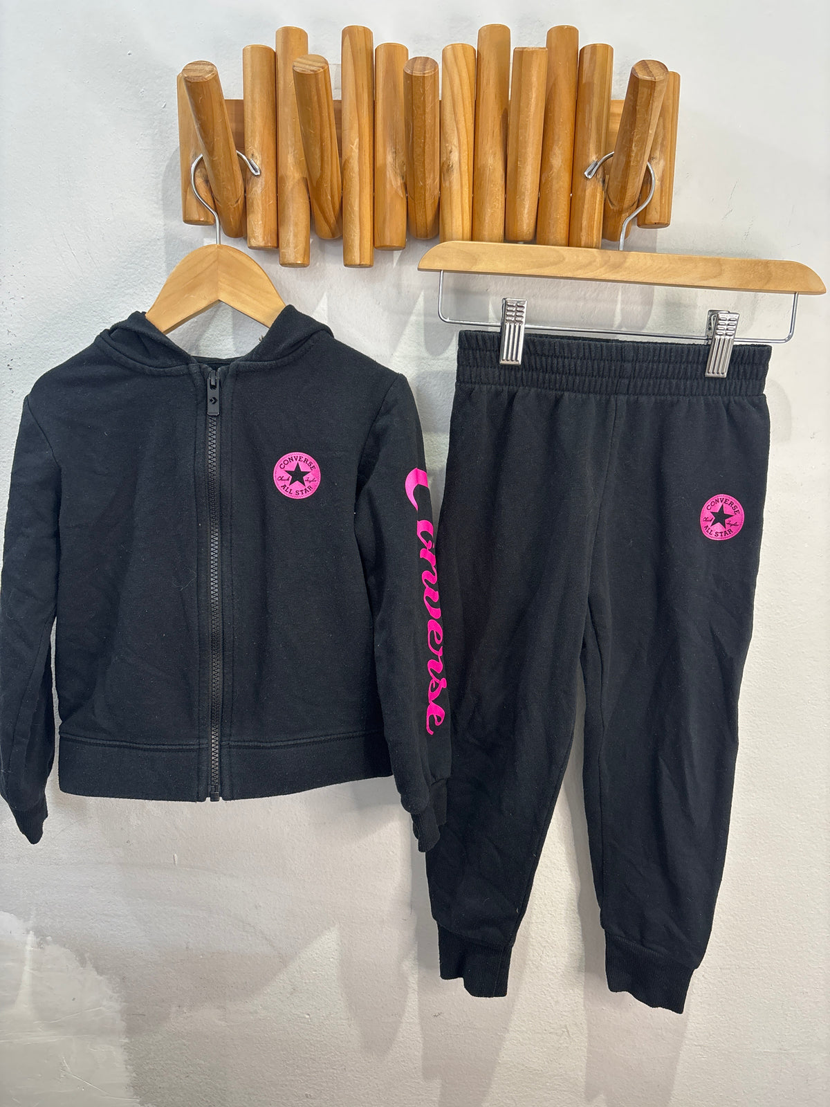 Converse black jogger set 4y