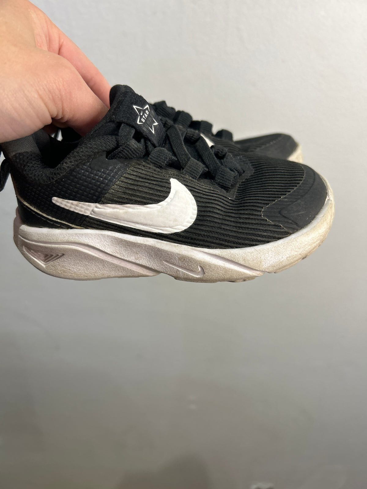 C6 Nike star runners