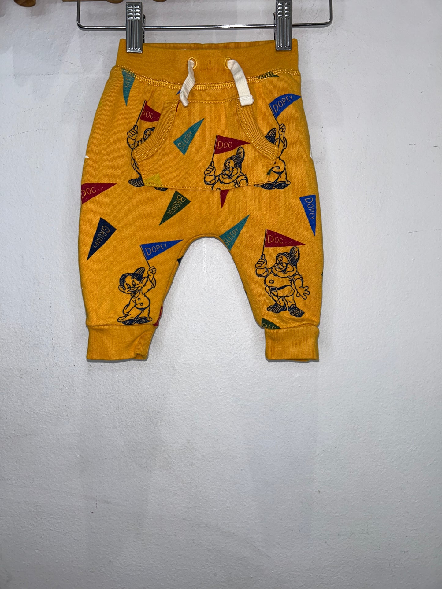 Seven dwarves joggers 3-6m